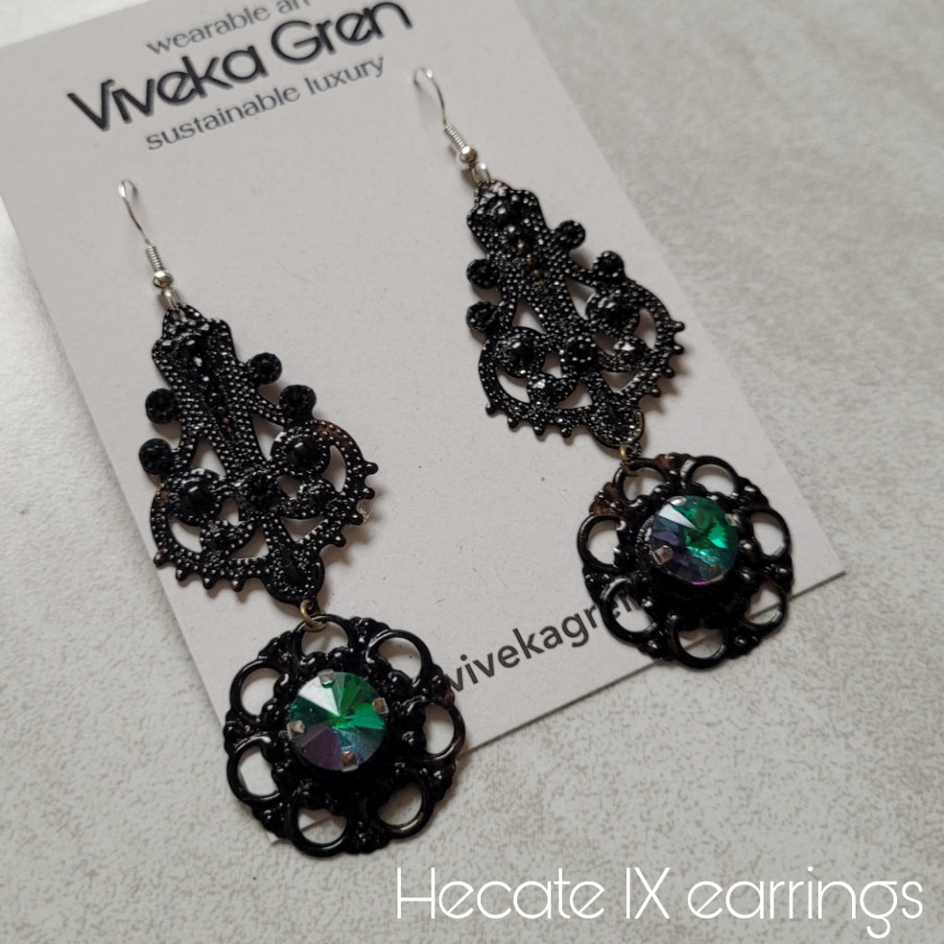 Deusa ex Machina collection: The Hecate earrings