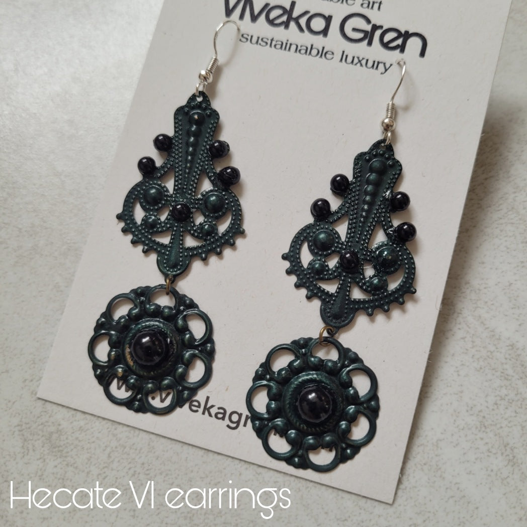 Deusa ex Machina collection: The Hecate earrings