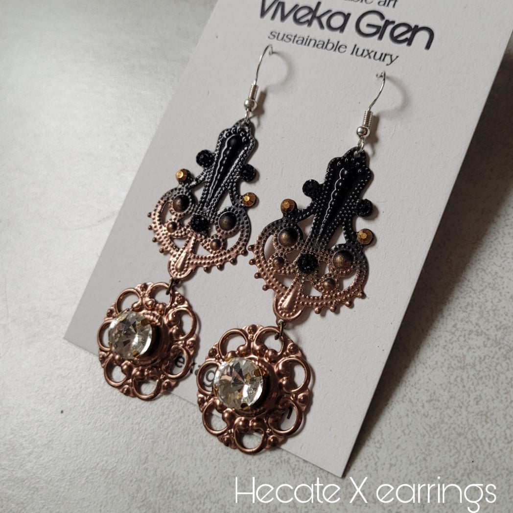 Deusa ex Machina collection: The Hecate earrings
