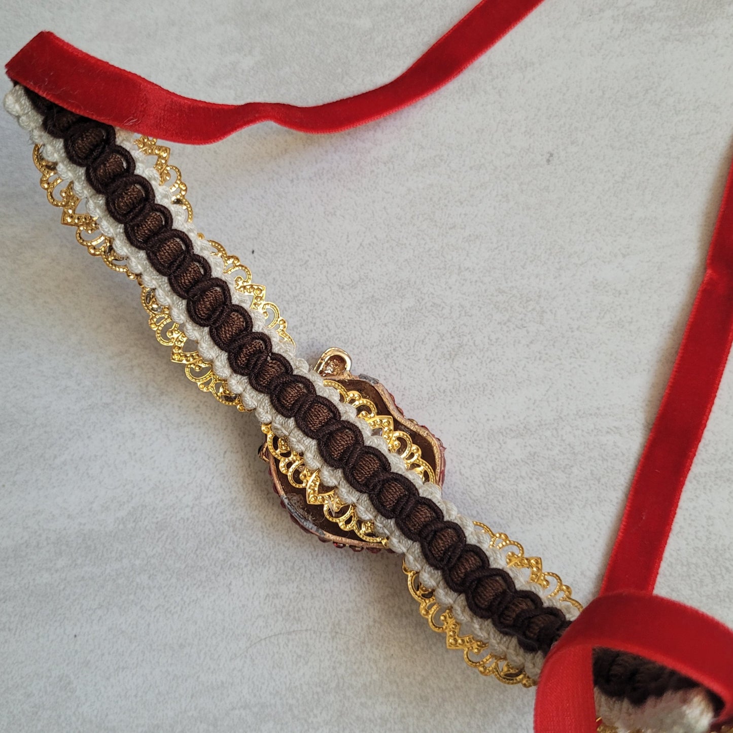 WhatEver collection: The Leave Your Mark metal choker with red lips, a lipstick, rhinestones and glass crystals