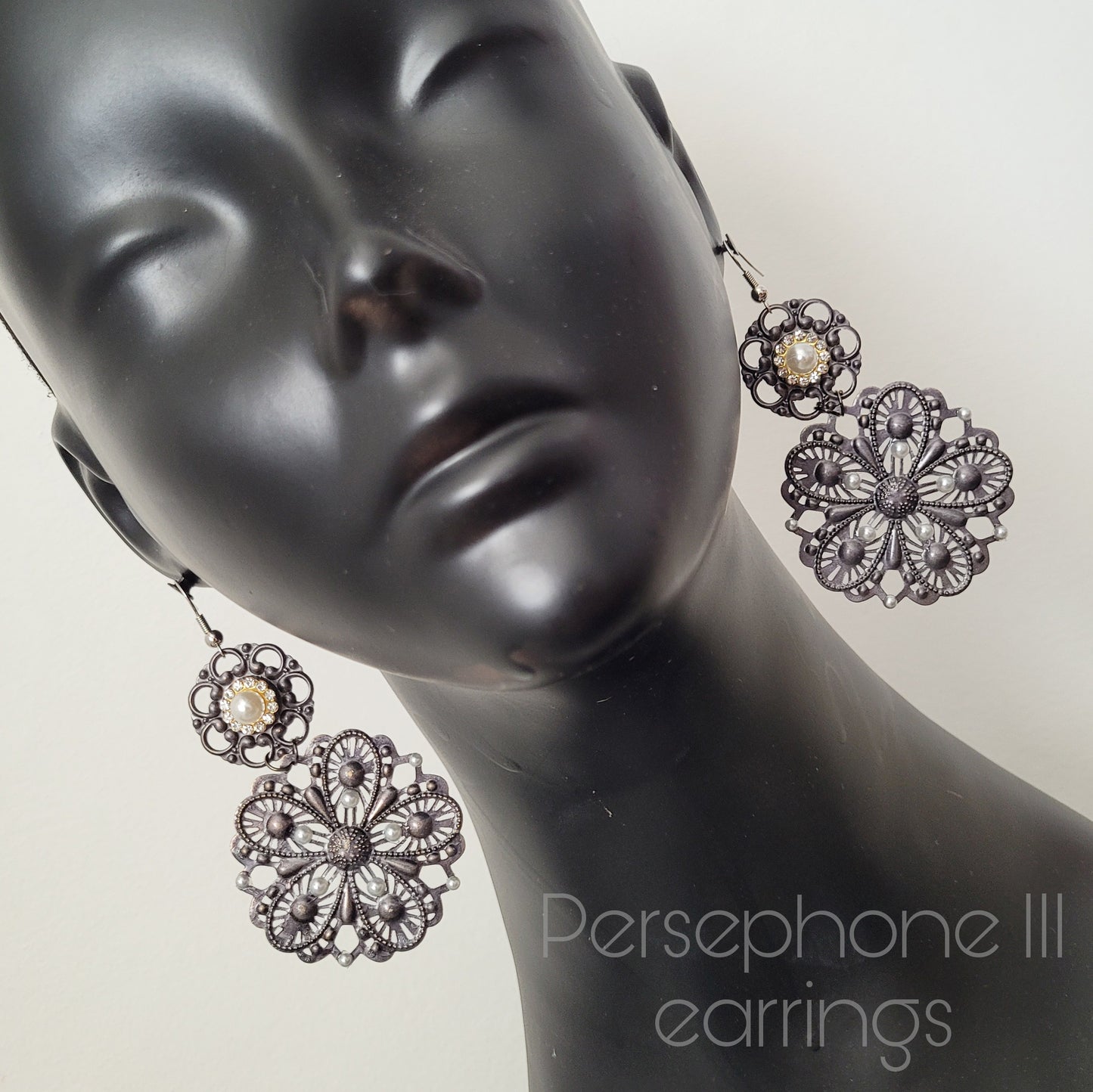 Deusa ex Machina collection: The Persephone earrings