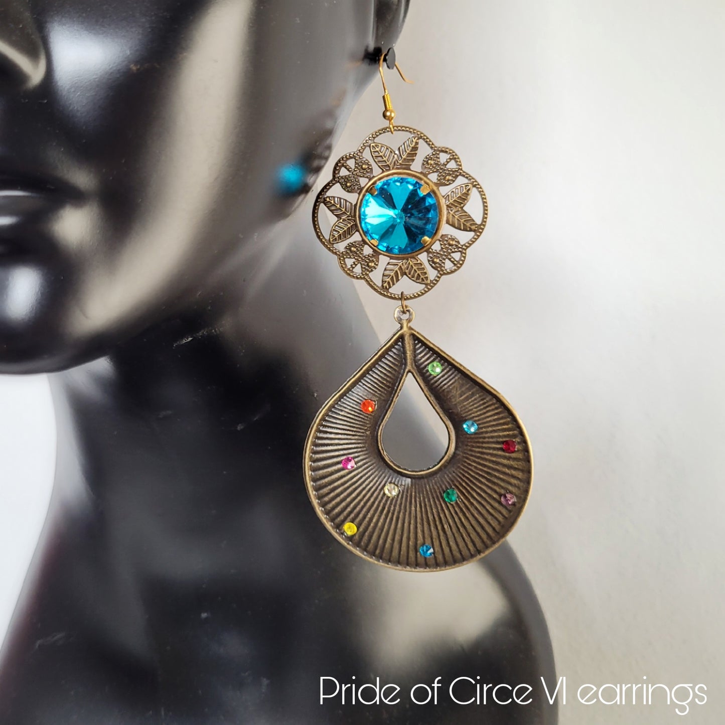 Deusa ex Machina collection: The Pride of Circe earrings