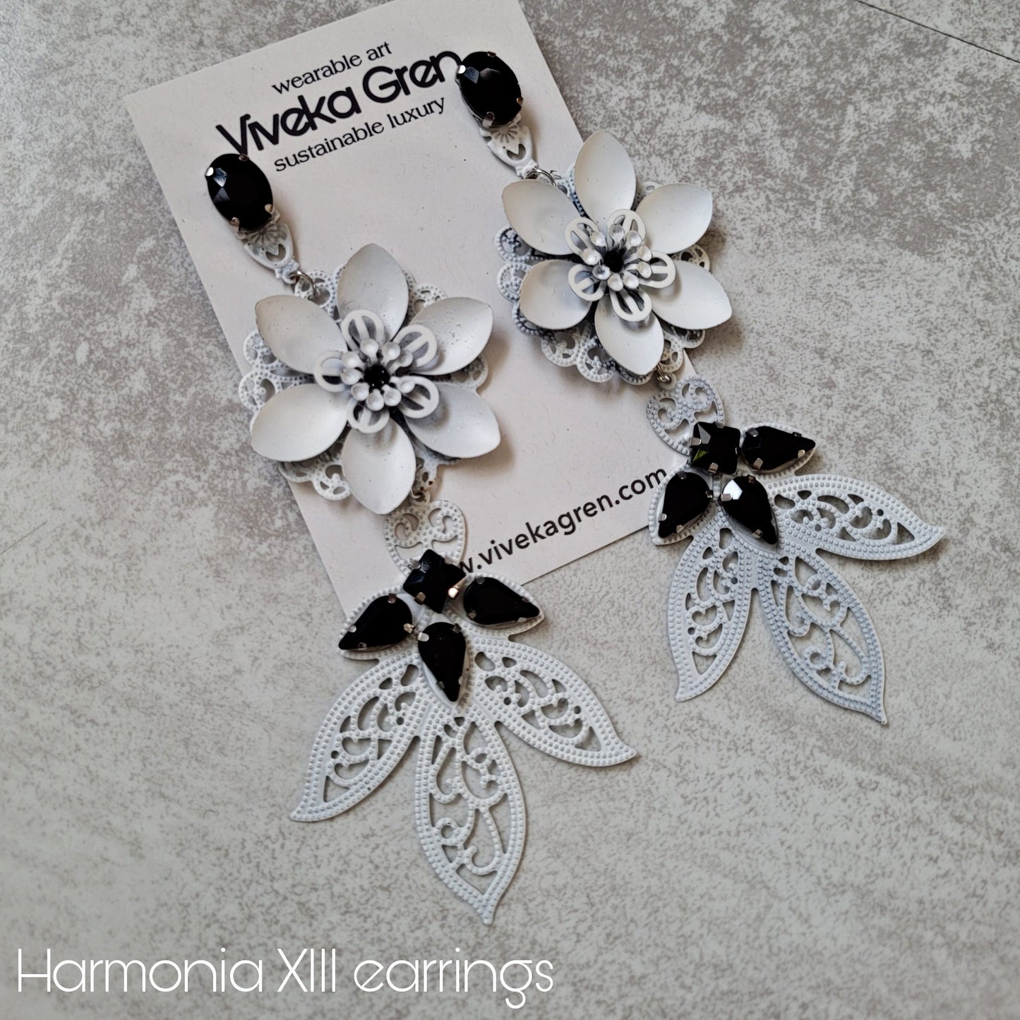 Deusa ex Machina collection: The Harmonia earrings (stud versions)
