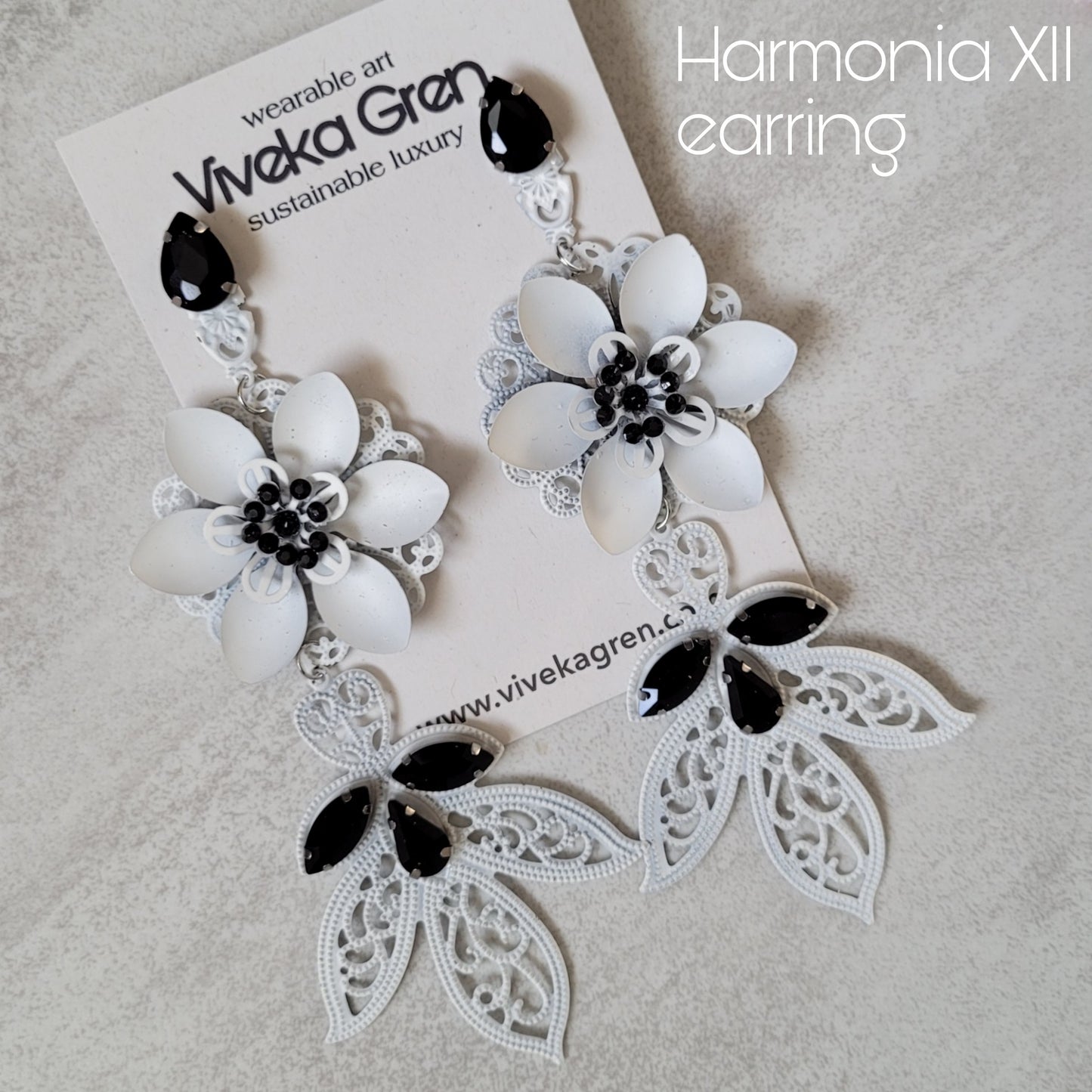 Deusa ex Machina collection: The Harmonia earrings (stud versions)