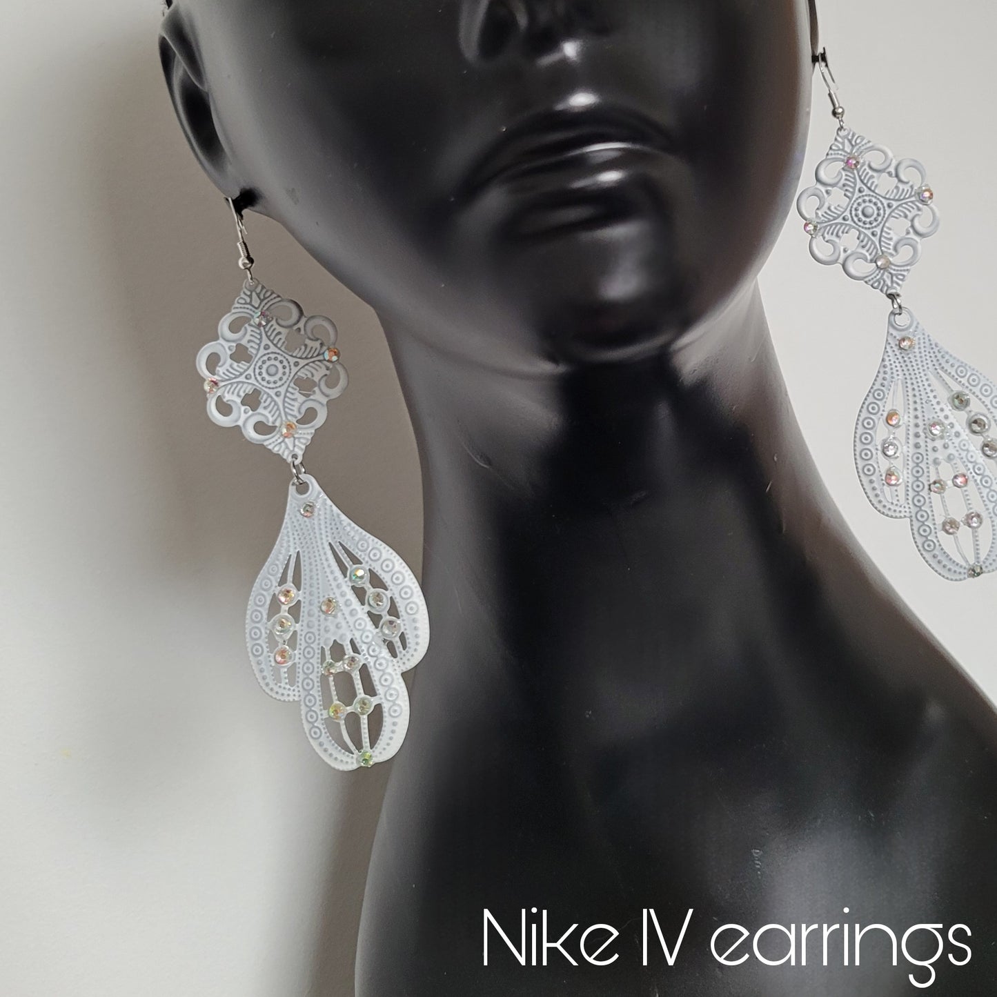 Deusa ex Machina collection: The Nike earrings