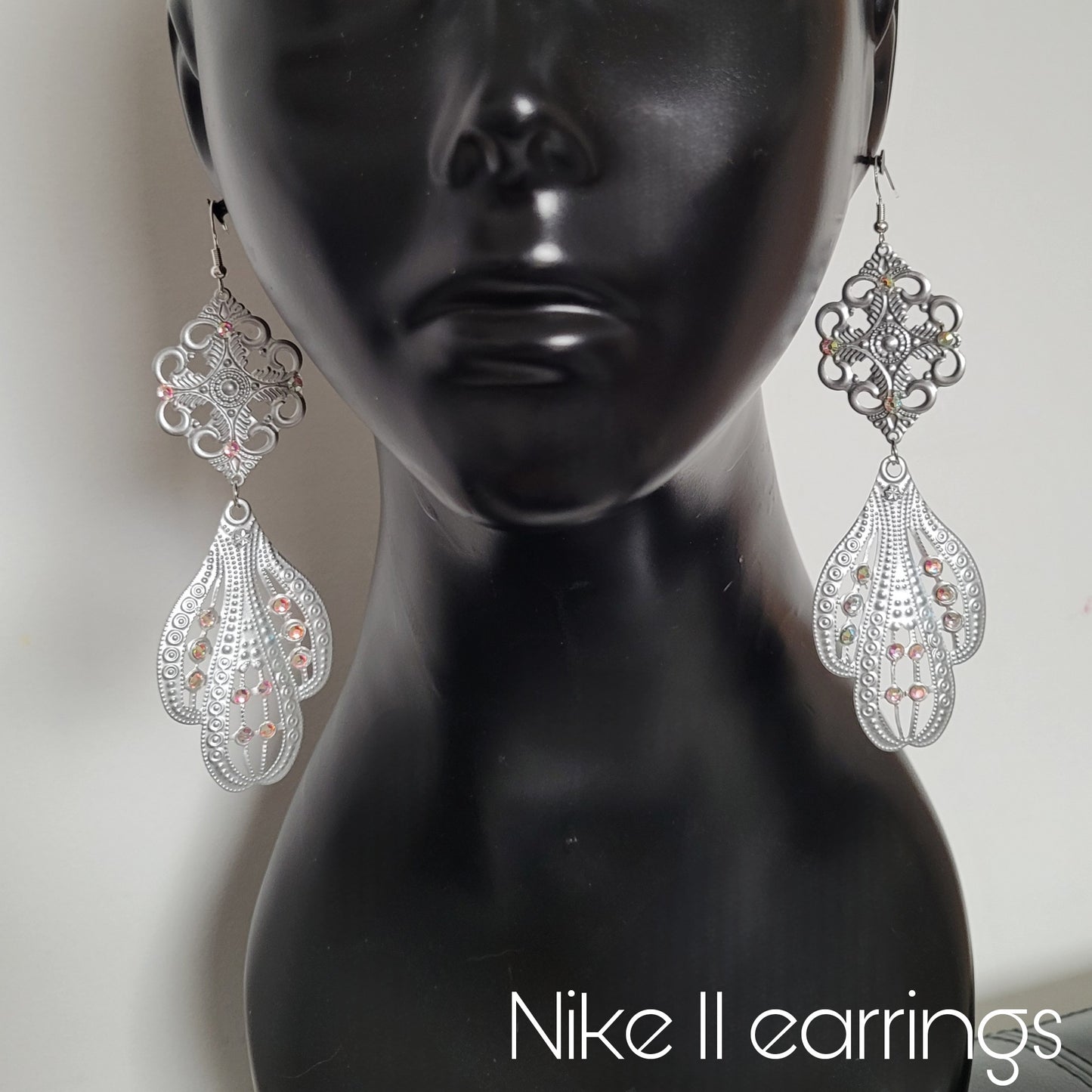 Deusa ex Machina collection: The Nike earrings