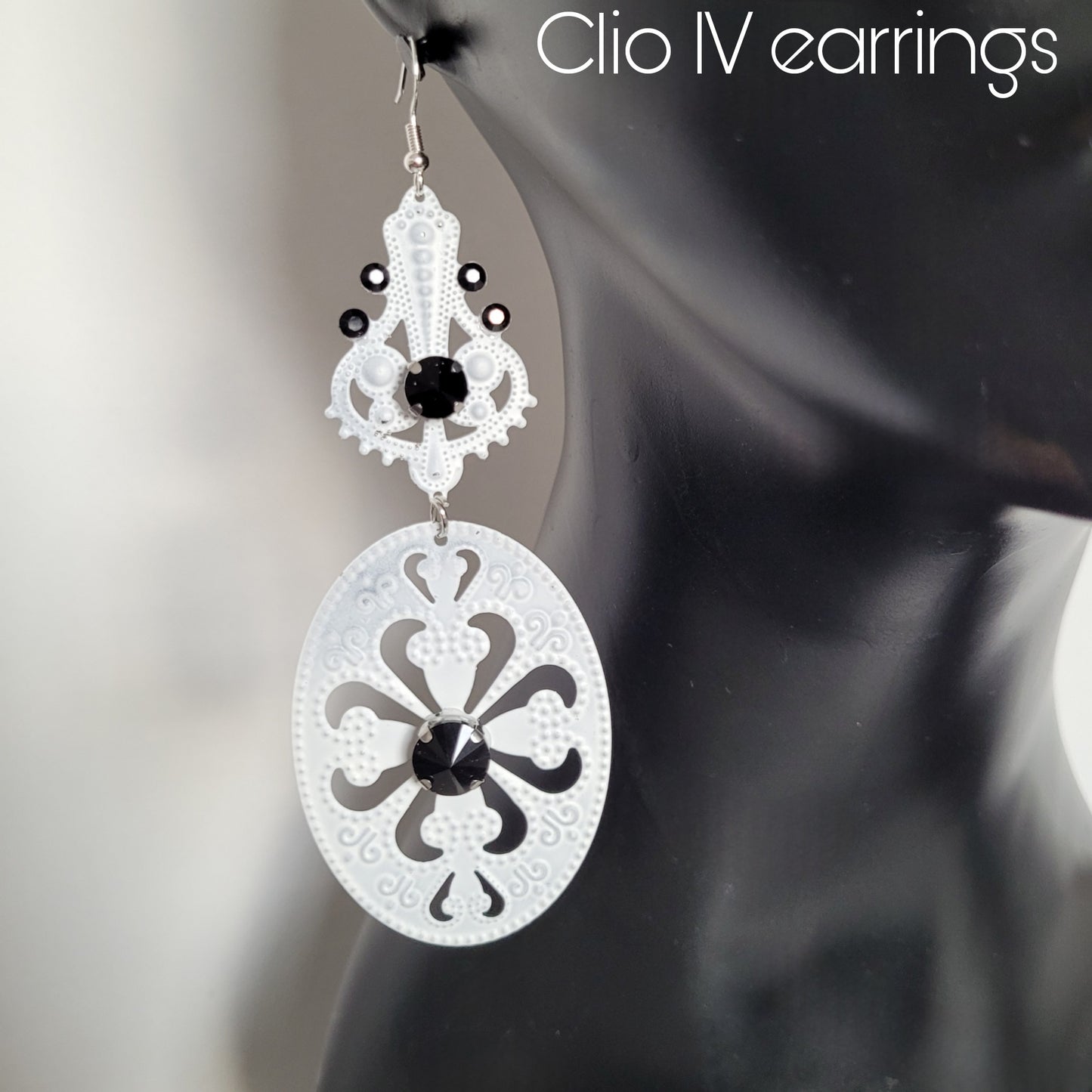 Deusa ex Machina collection: The Clio earrings