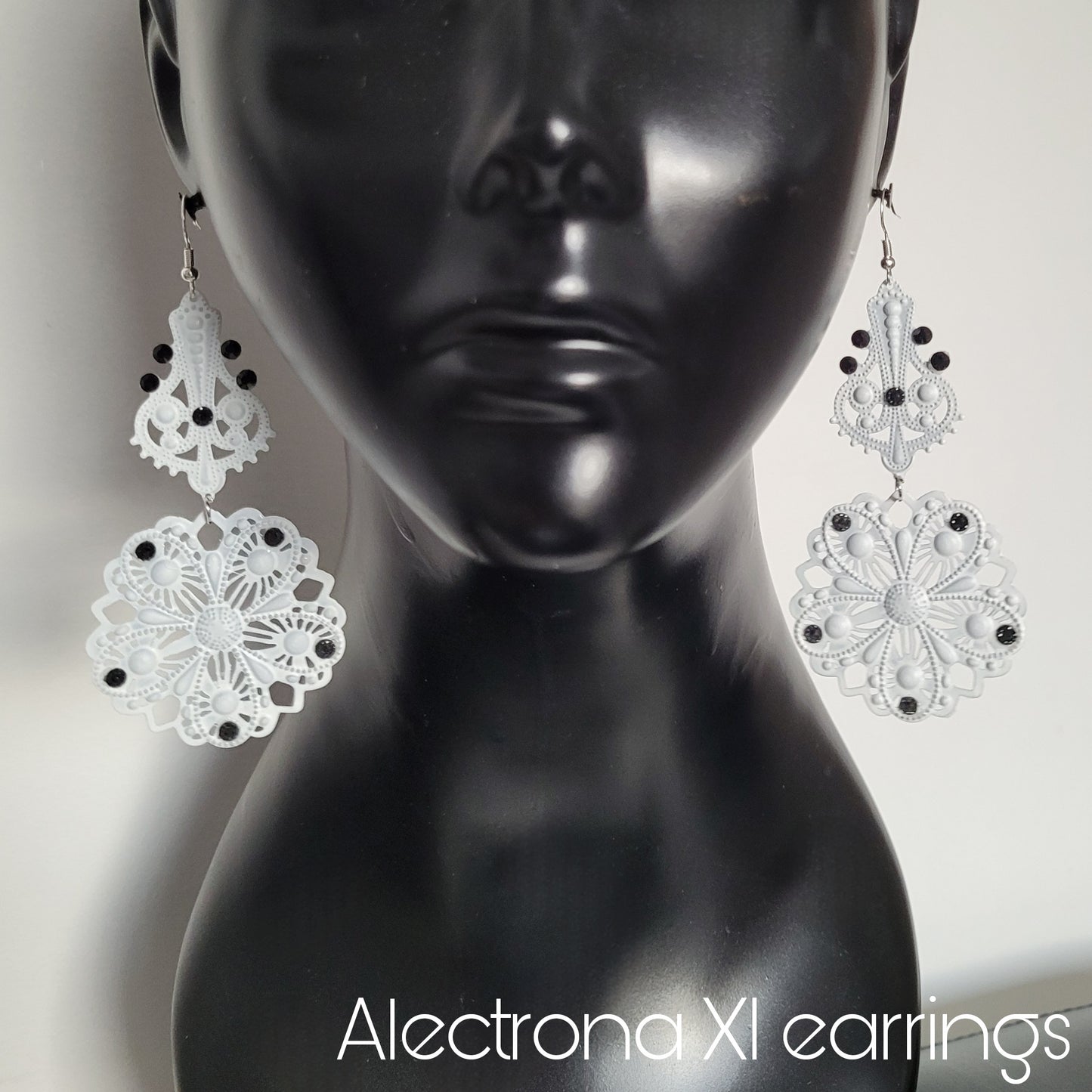 Deusa ex Machina collection: The Alectrona earrings (hook versions)