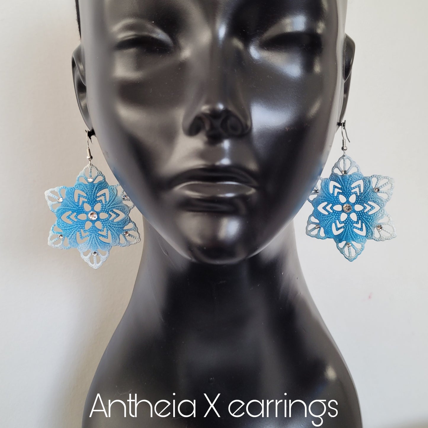 Deusa ex Machina collection: The Antheia earrings