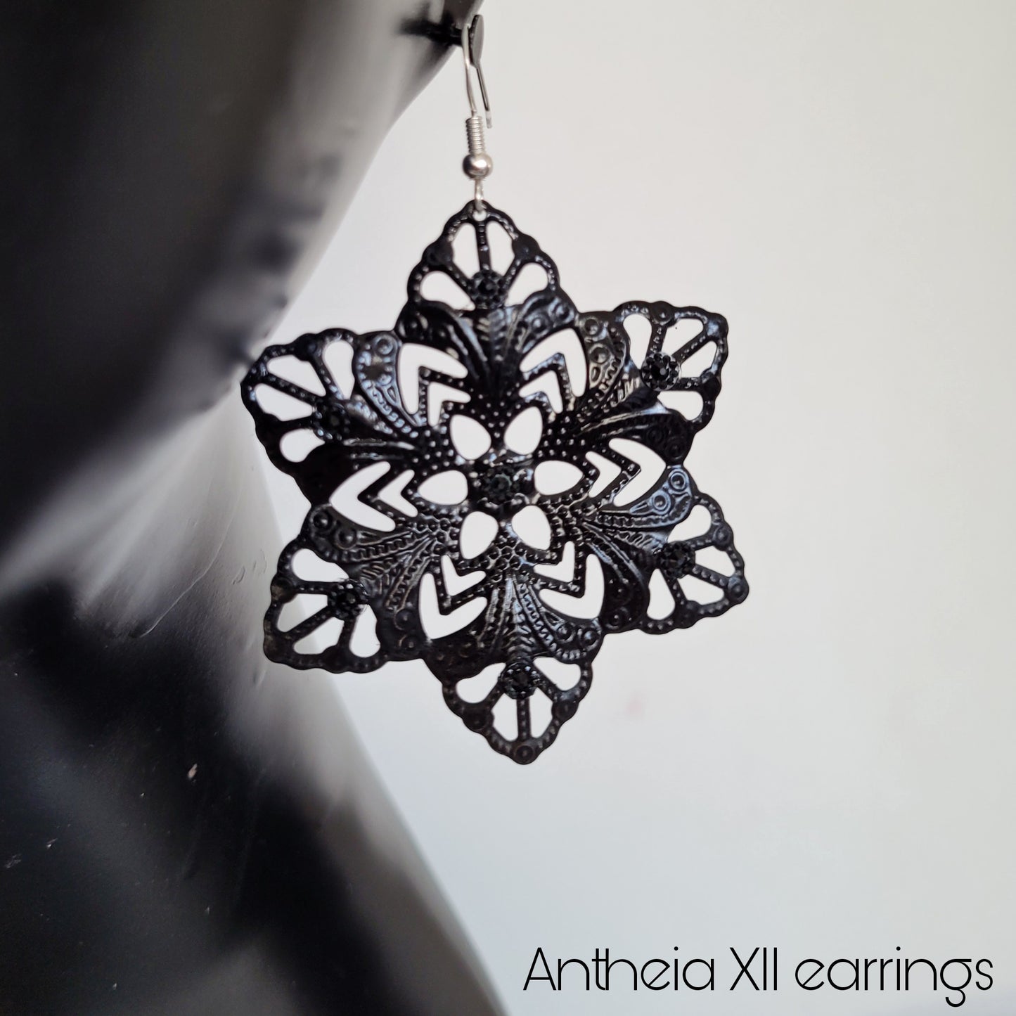 Deusa ex Machina collection: The Antheia earrings