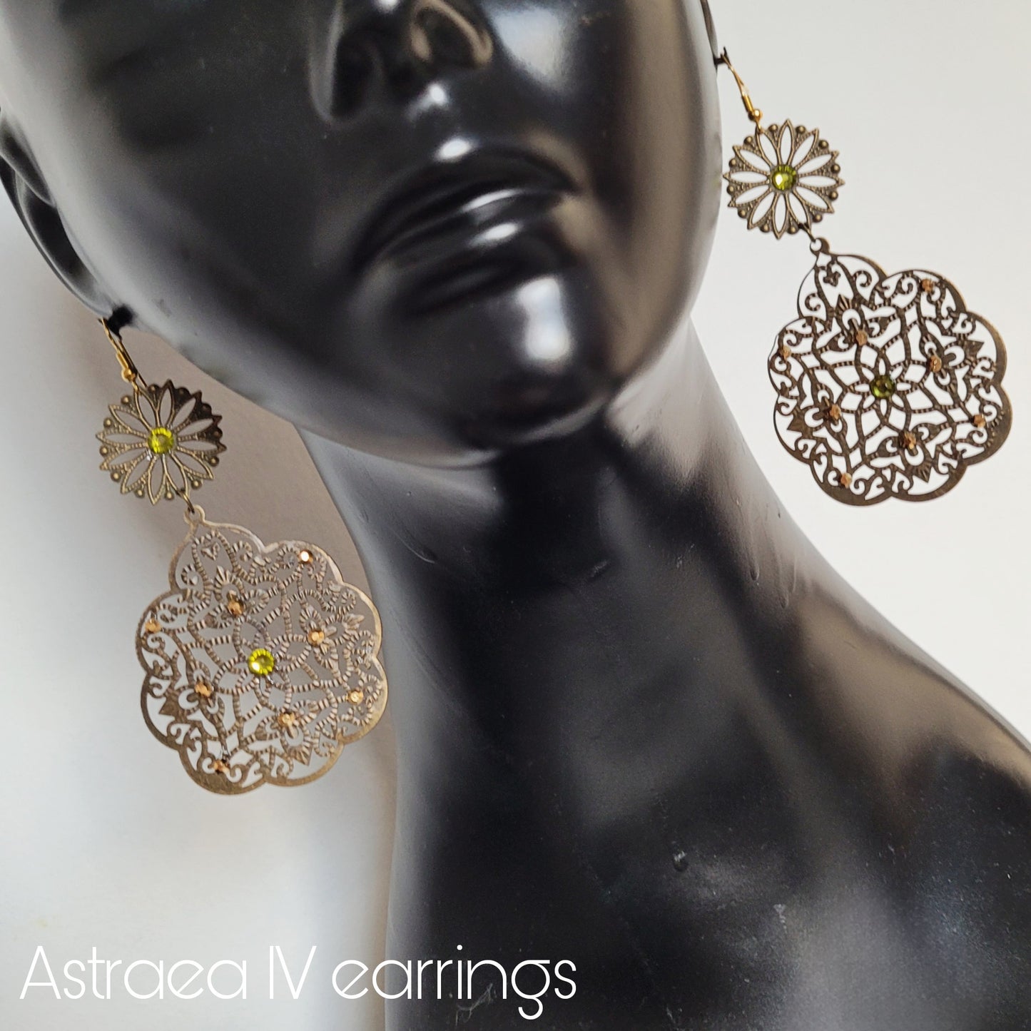 Deusa ex Machina collection: The Astraea earrings