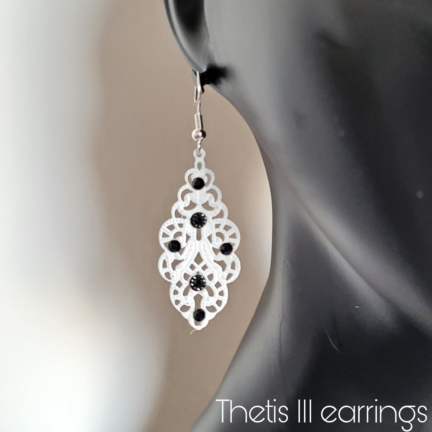 Deusa ex Machina collection: The Thetis earrings