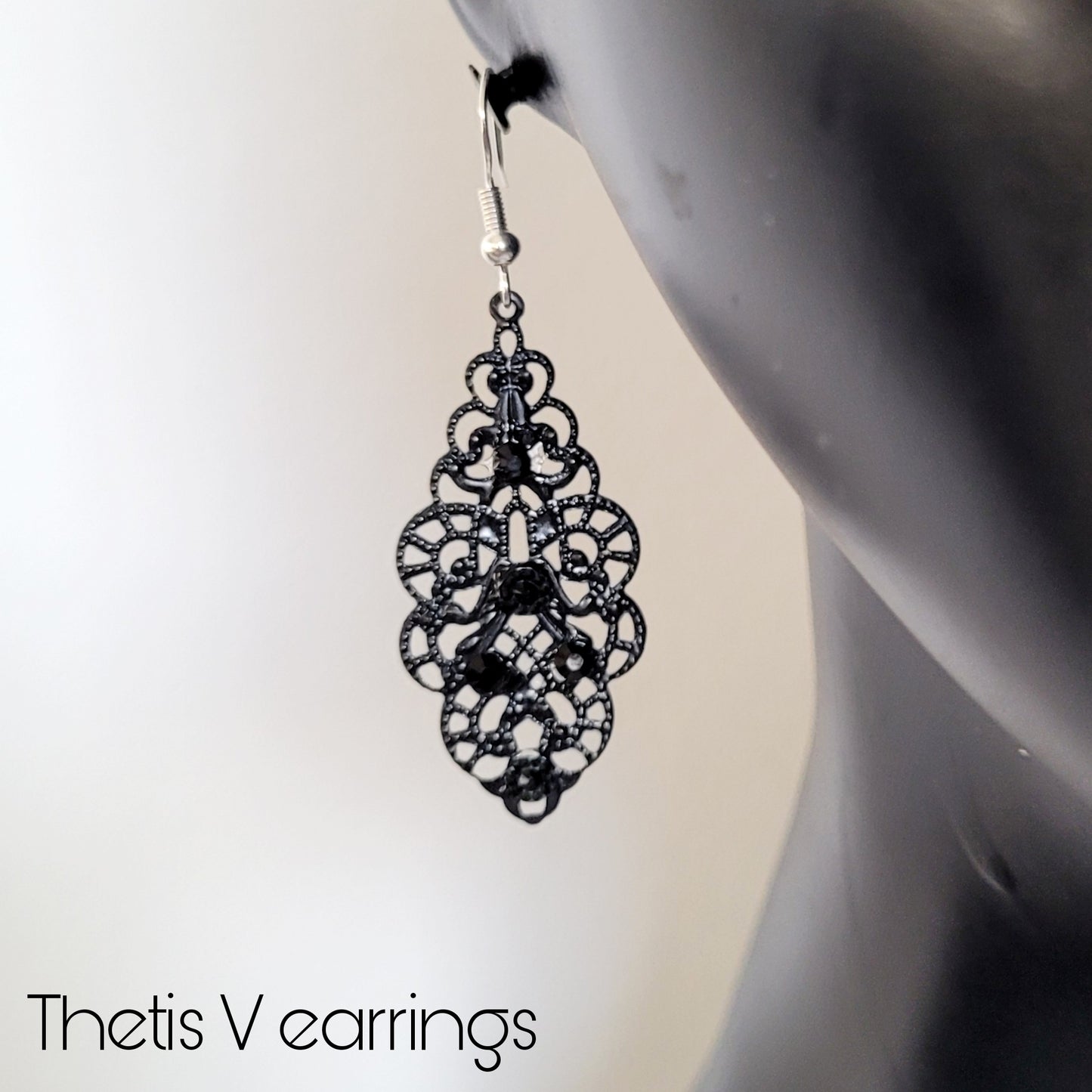 Deusa ex Machina collection: The Thetis earrings
