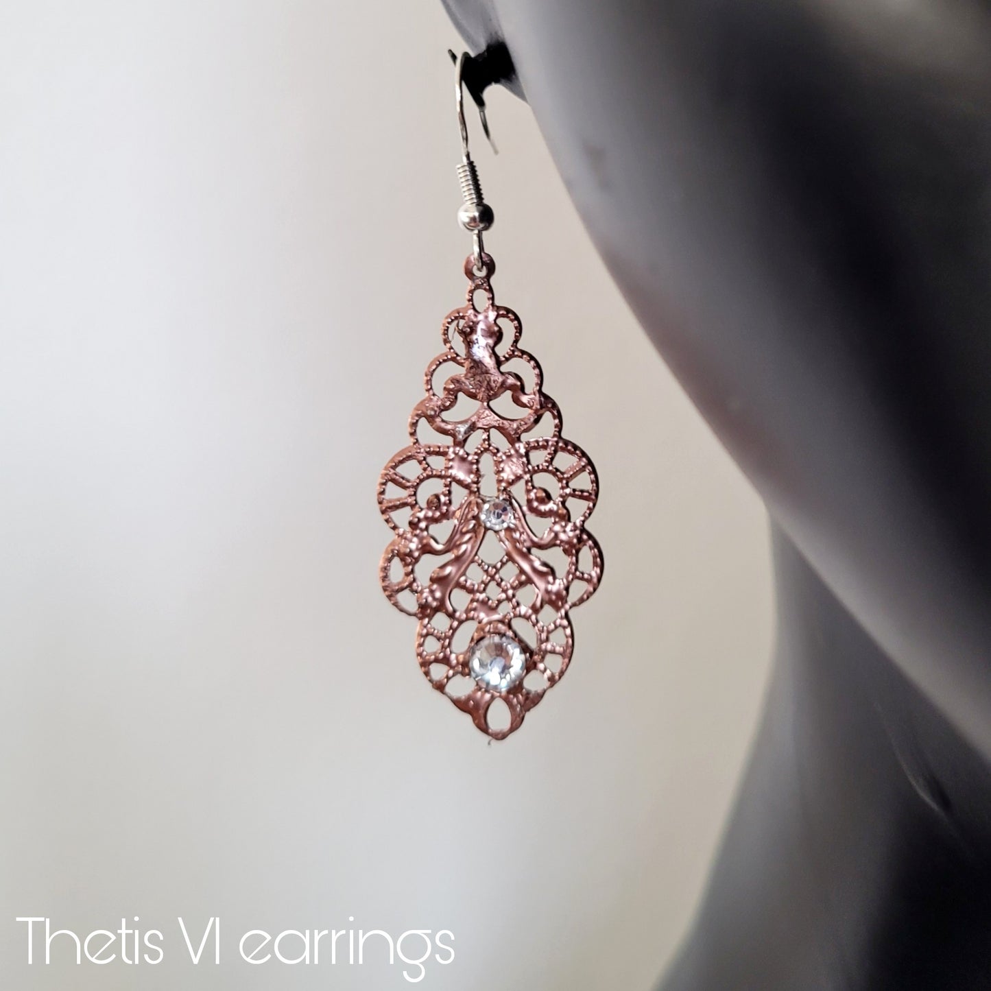 Deusa ex Machina collection: The Thetis earrings