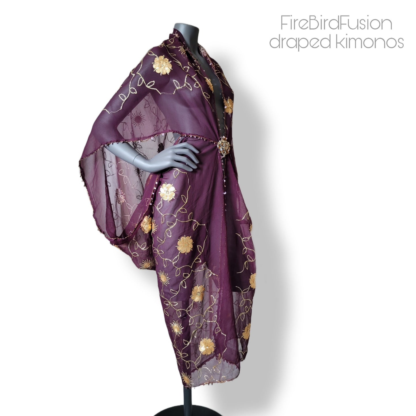 Draped kimono in plum with elaborated embrodery in gold sequins (L-XL)