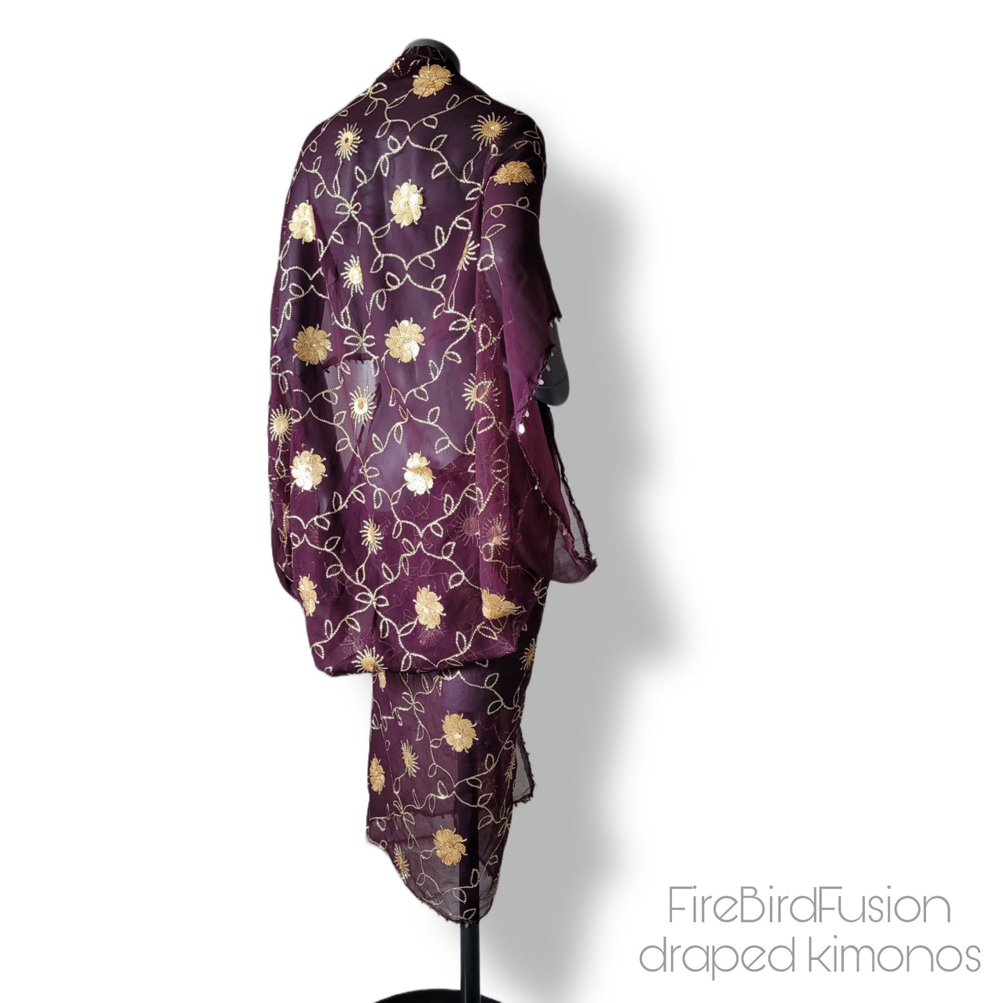 Draped kimono in plum with elaborated embrodery in gold sequins (L-XL)