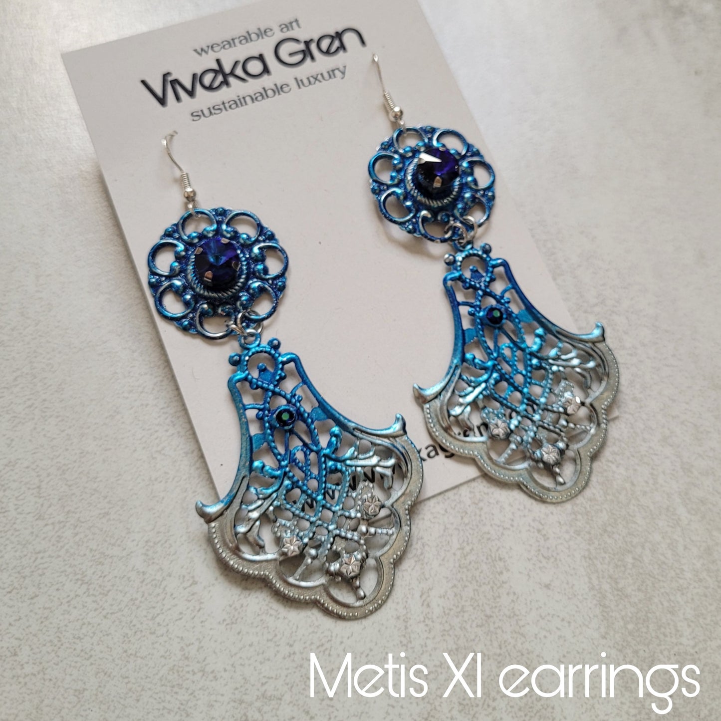 Deusa ex Machina collection: The Metis earrings