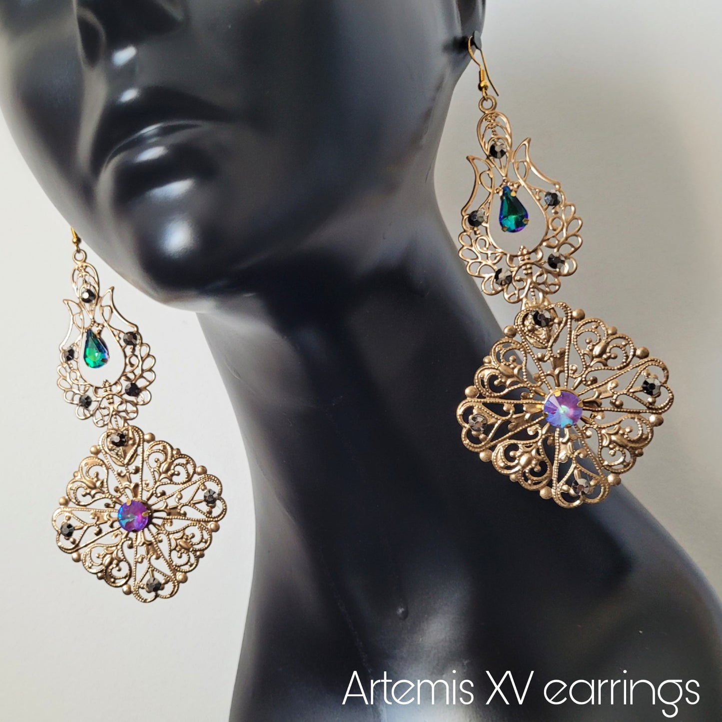 Deusa ex Machina collection: The Artemis earrings