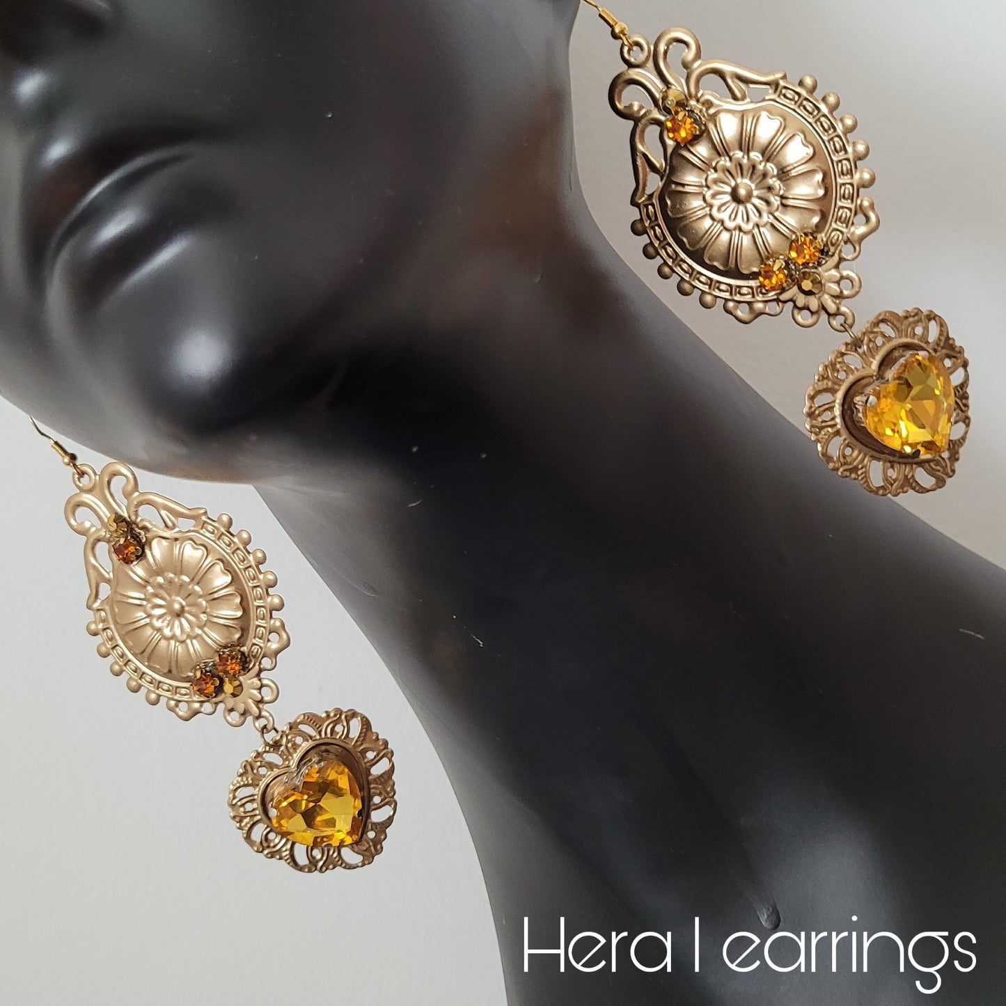 Deusa ex Machina collection: The Hera earrings