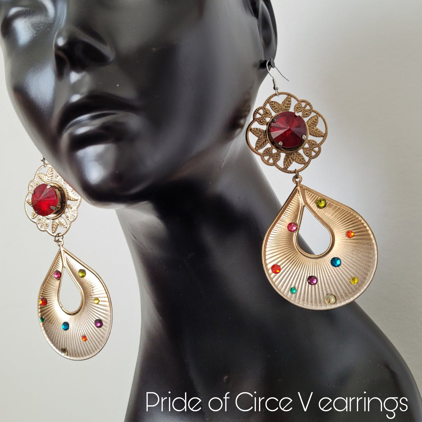 Deusa ex Machina collection: The Pride of Circe earrings