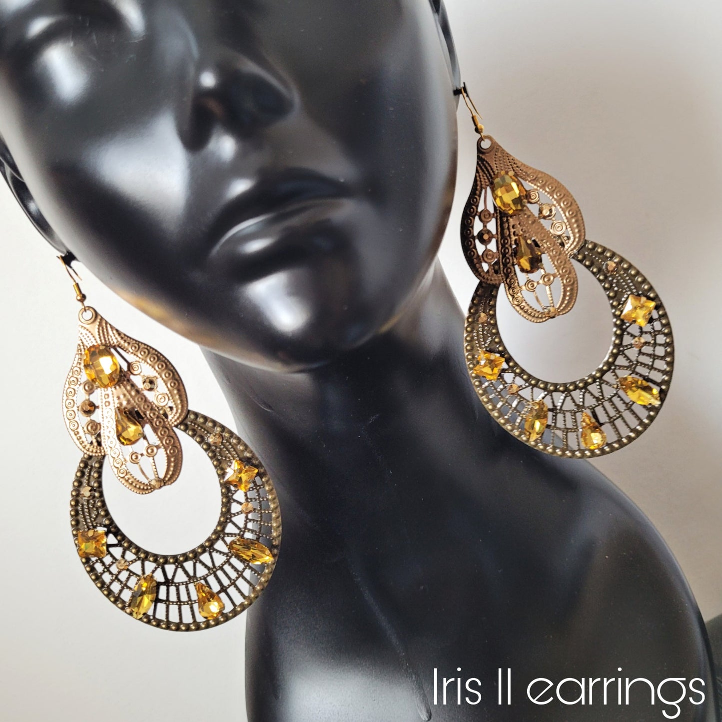 Deusa ex Machina collection: The Iris earrings