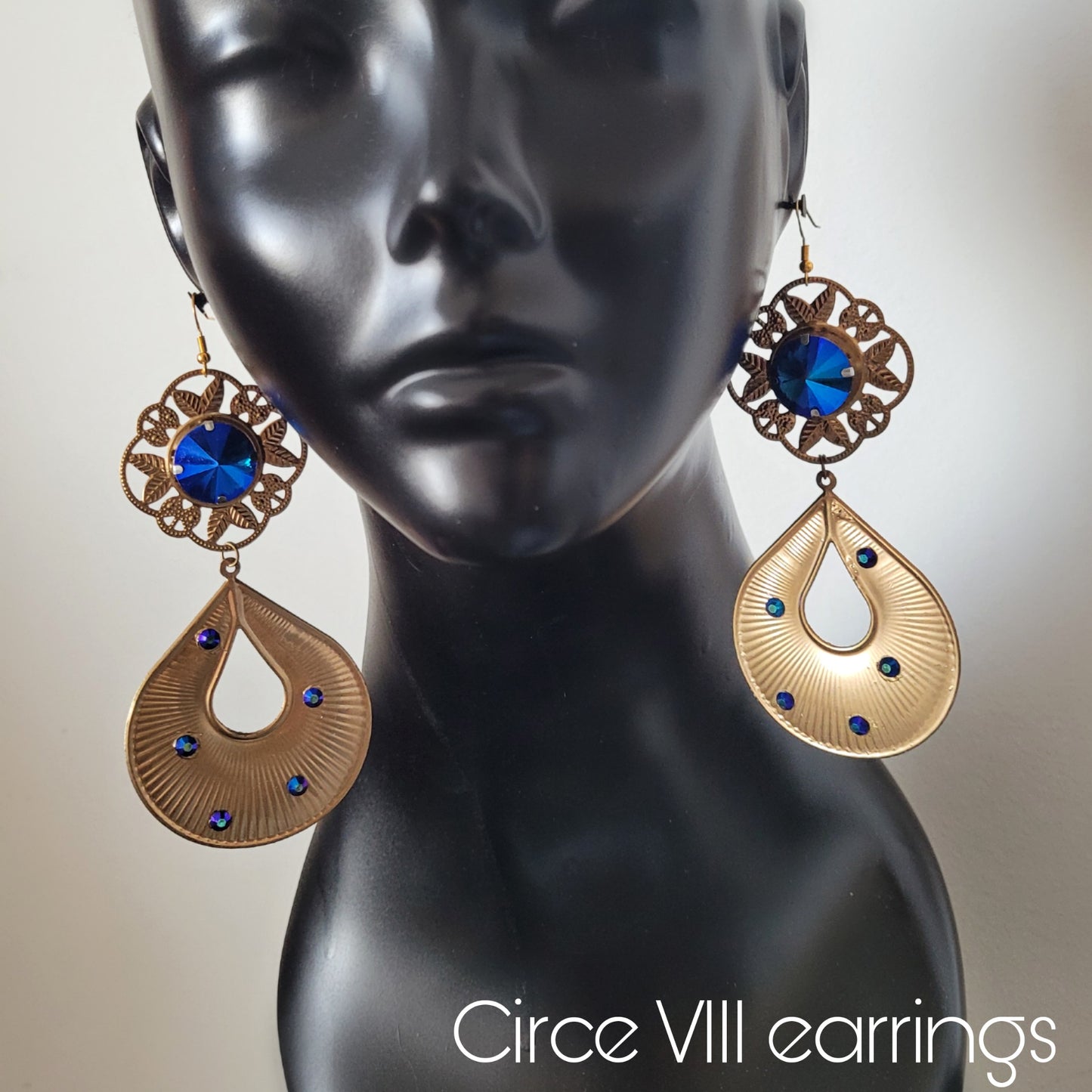 Deusa ex Machina collection: The Circe earrings