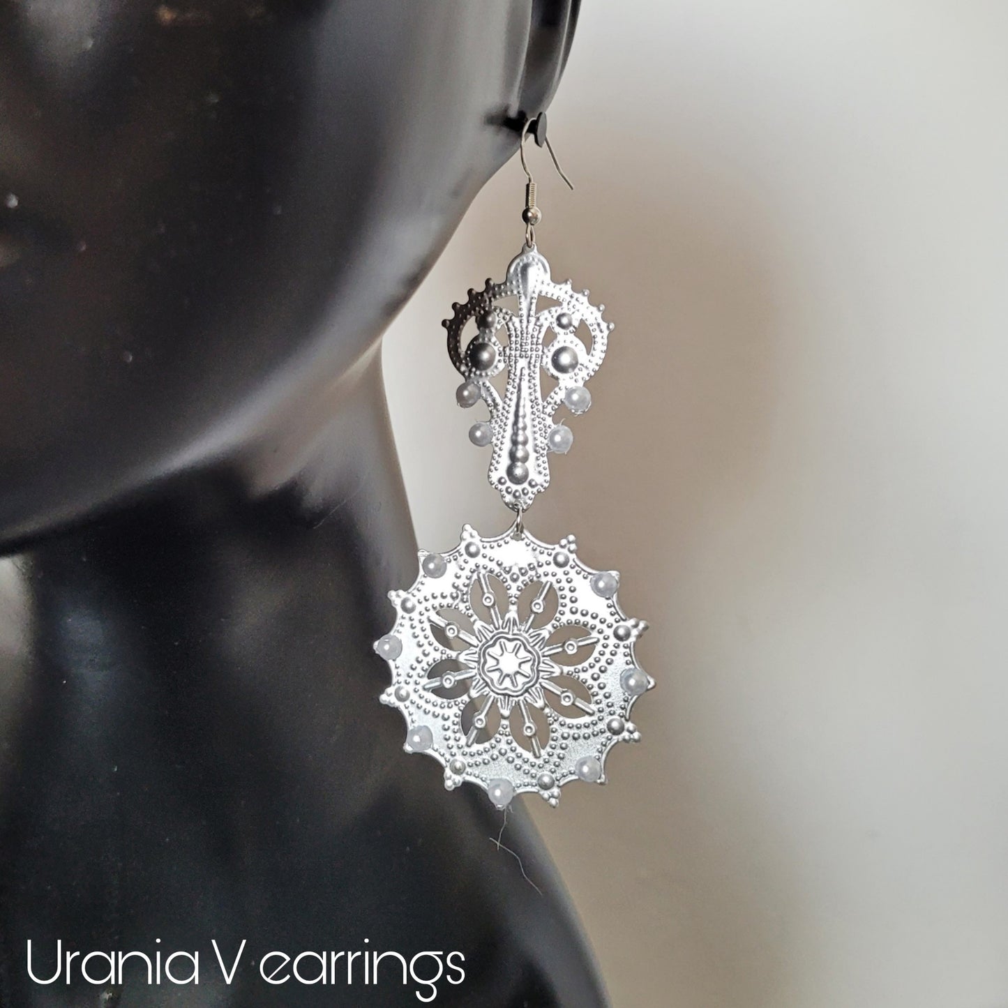 Deusa ex Machina collection: The Urania earrings