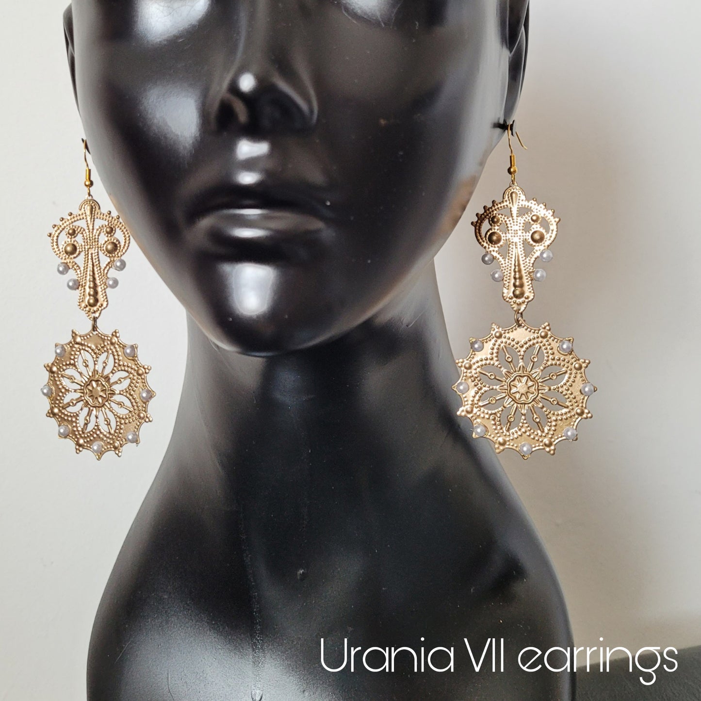Deusa ex Machina collection: The Urania earrings