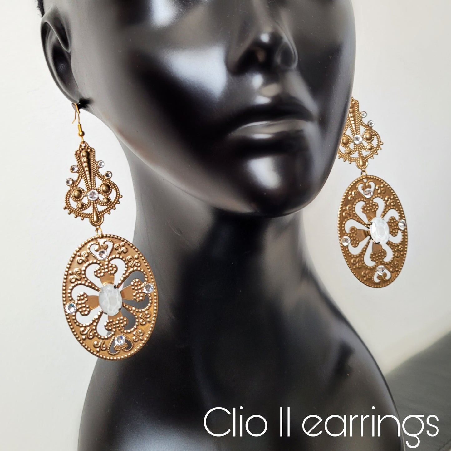 Deusa ex Machina collection: The Clio earrings