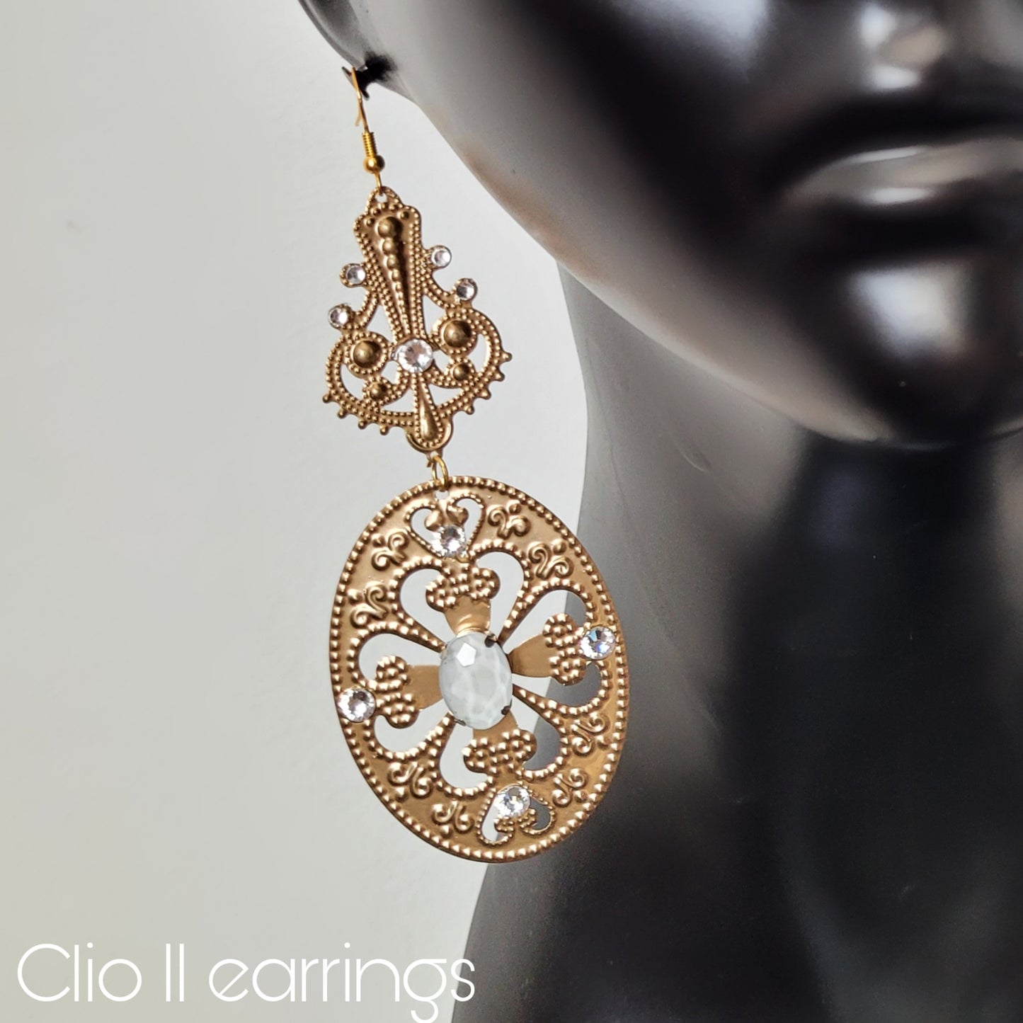 Deusa ex Machina collection: The Clio earrings