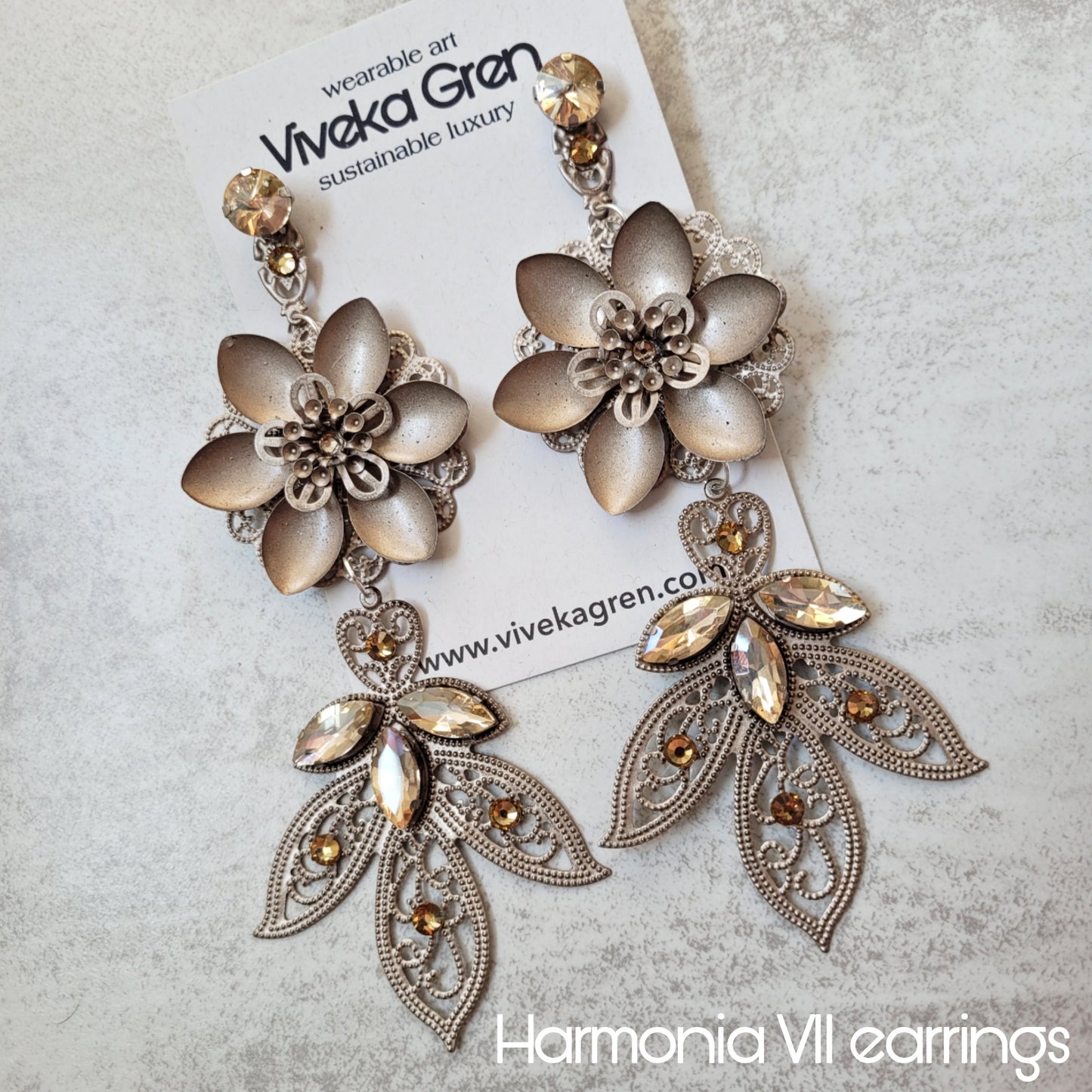 Deusa ex Machina collection: The Harmonia earrings (stud versions)