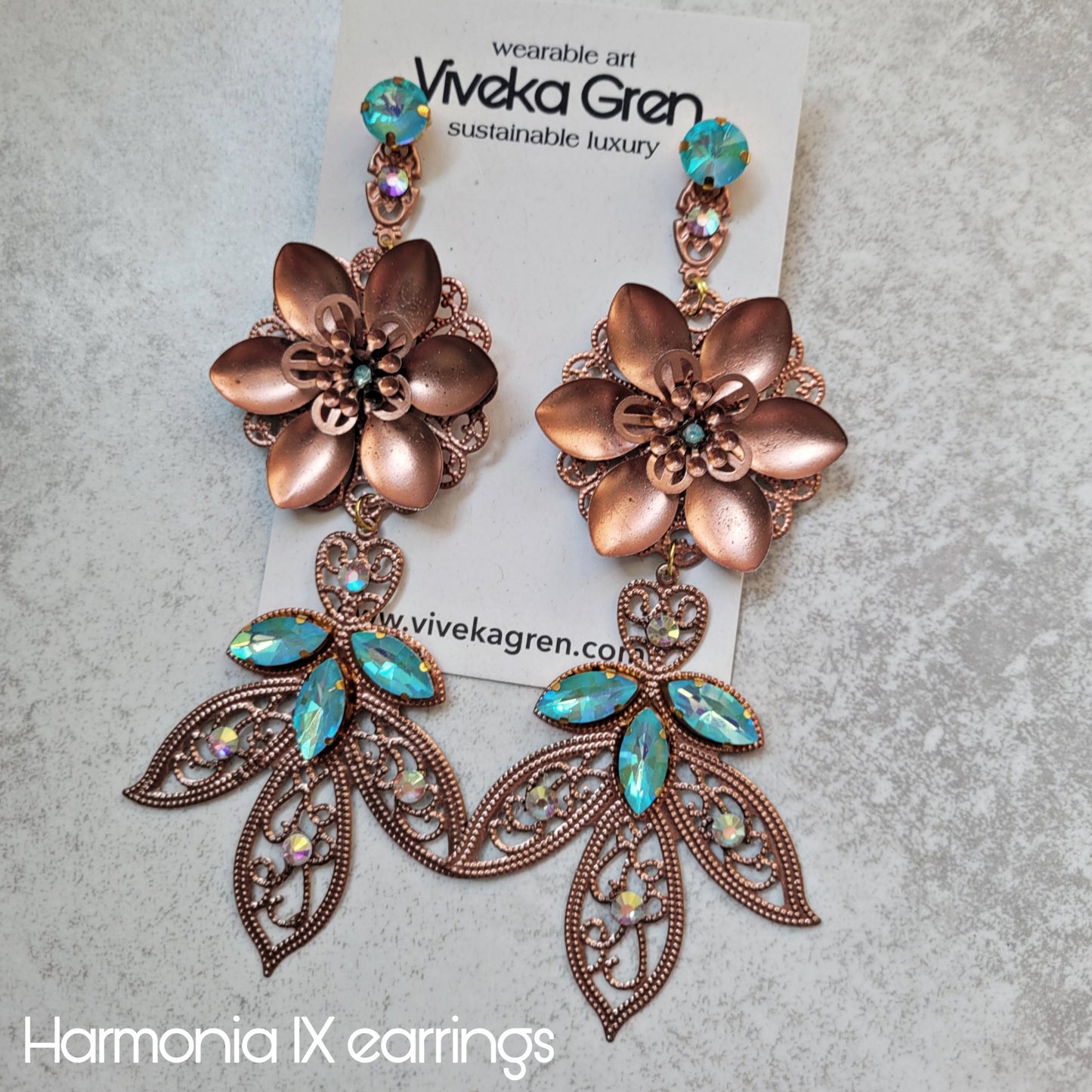 Deusa ex Machina collection: The Harmonia earrings (stud versions)