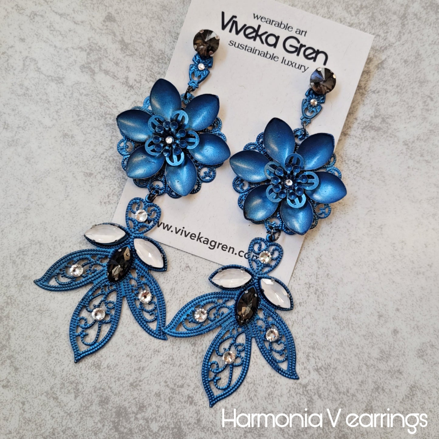 Deusa ex Machina collection: The Harmonia earrings (stud versions)