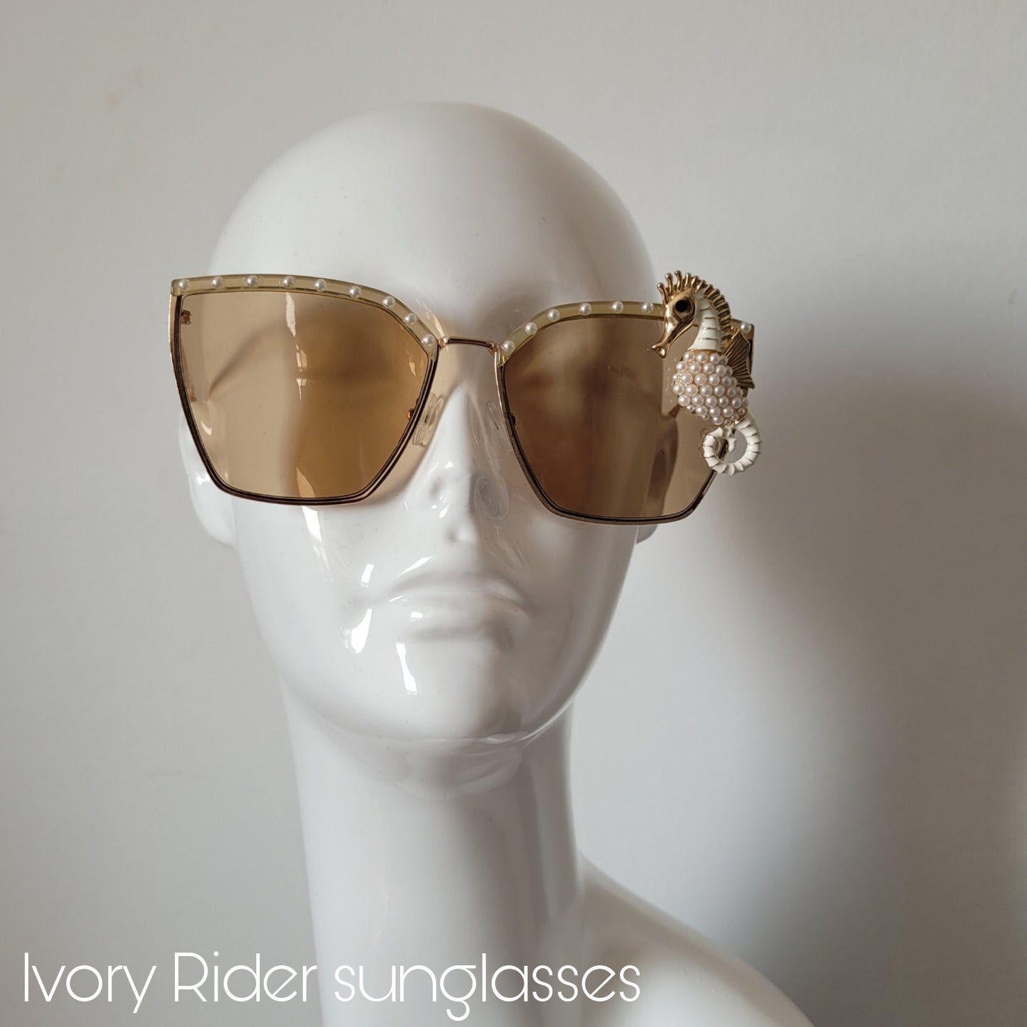 Shifting Depths collection: the Ivory Rider sunglasses