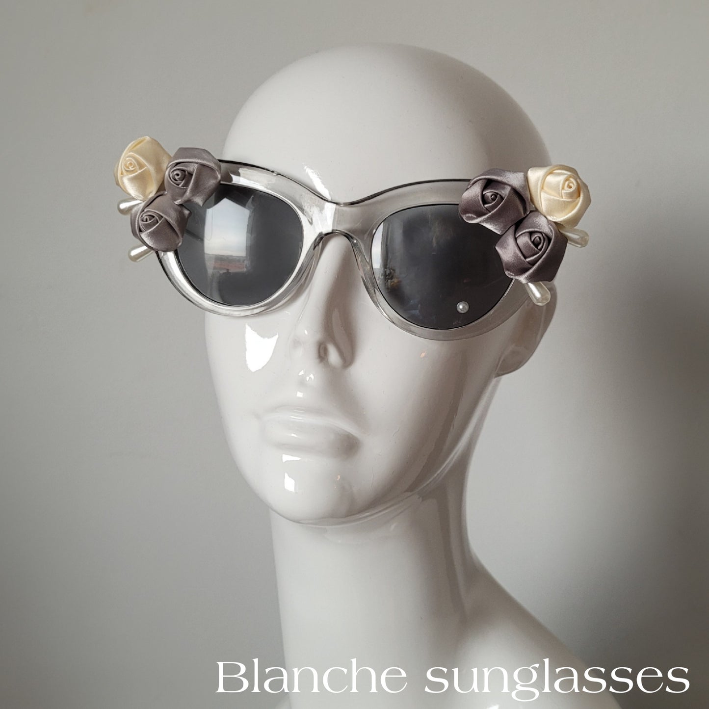 Á vallians coeurs riens impossible Collection: The Blanche sunglasses