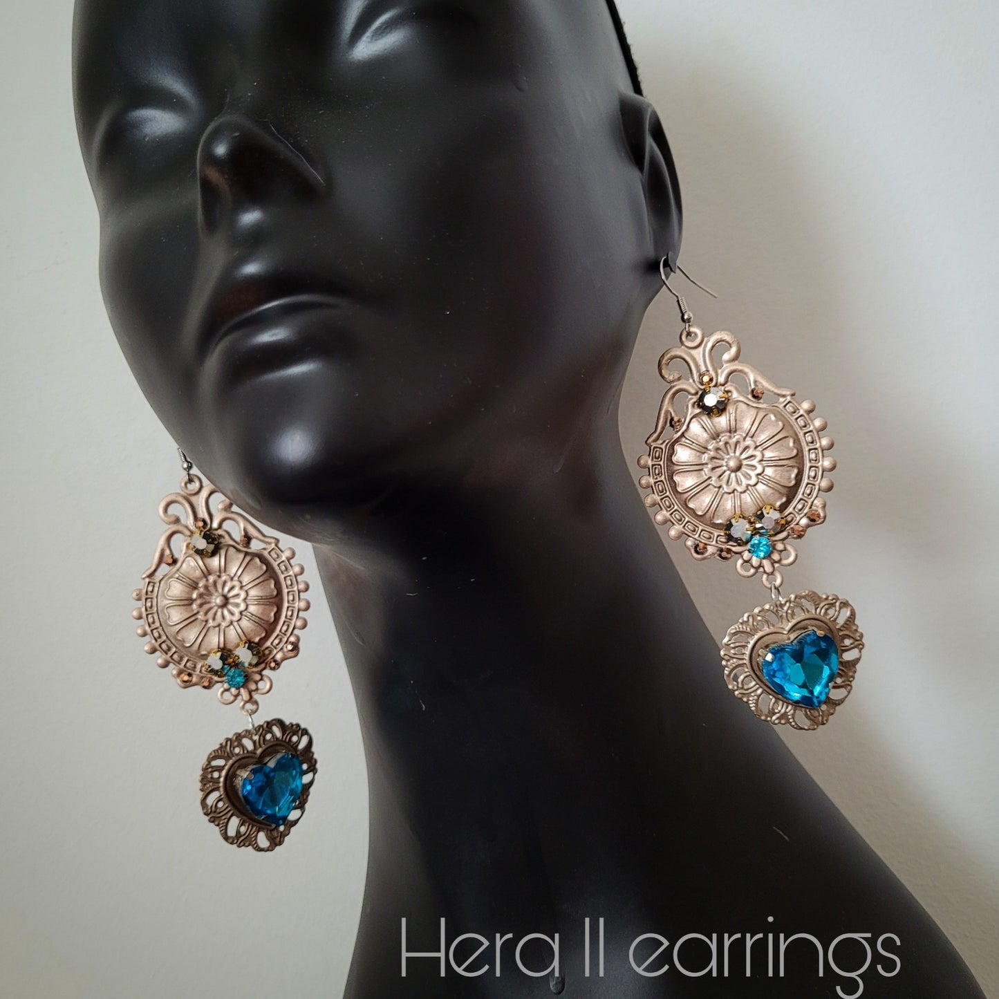 Deusa ex Machina collection: The Hera earrings
