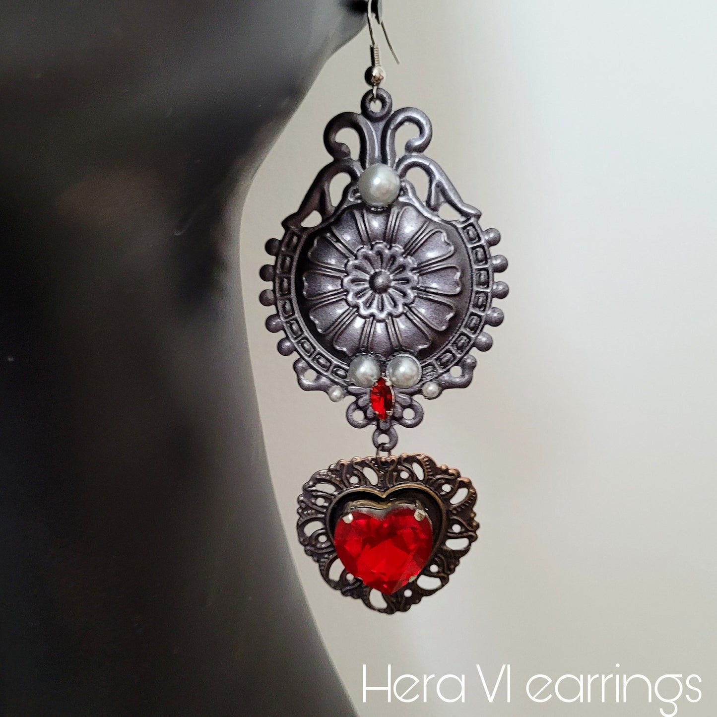 Deusa ex Machina collection: The Hera earrings