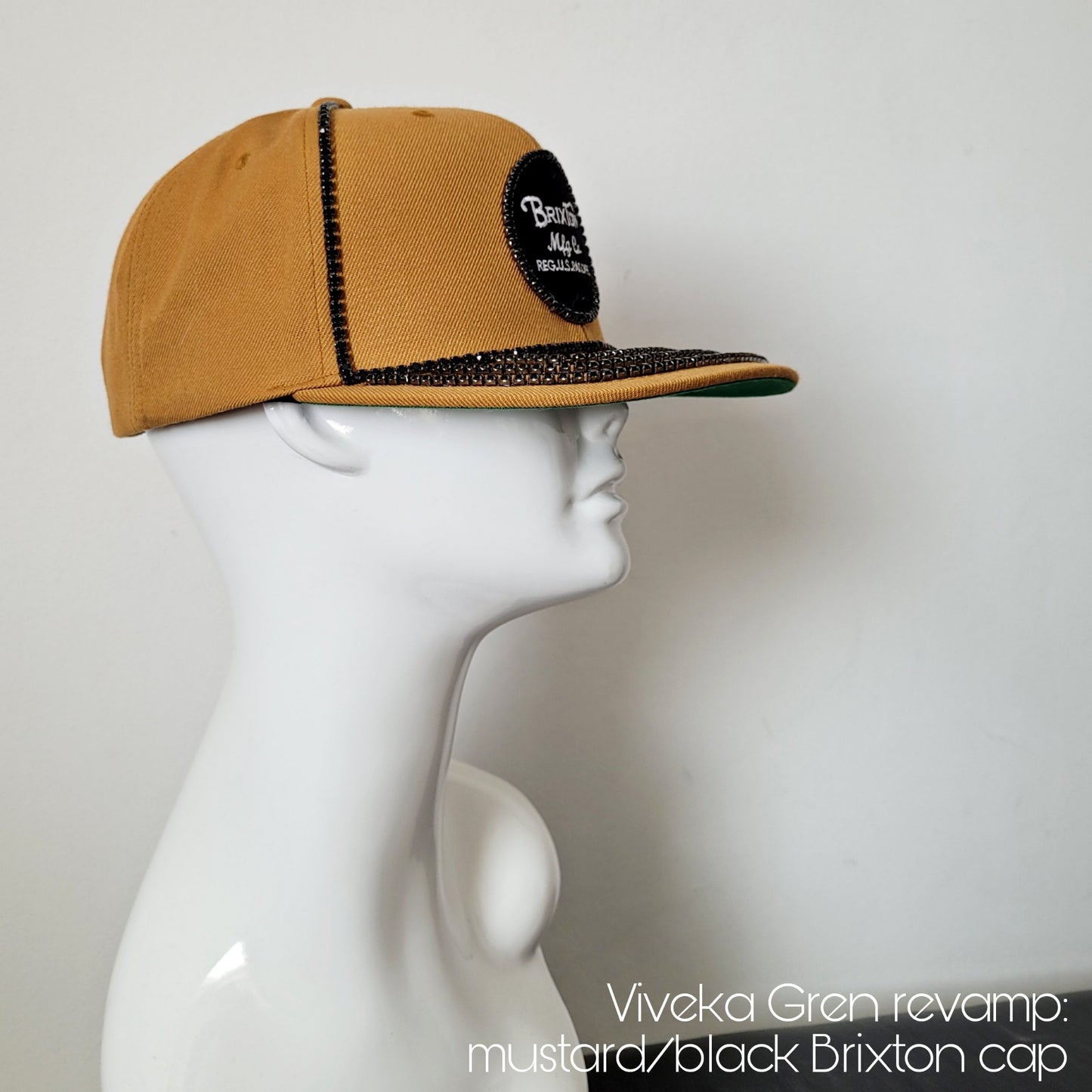 Viveka Gren Revamp: mustard/black Brixton cap