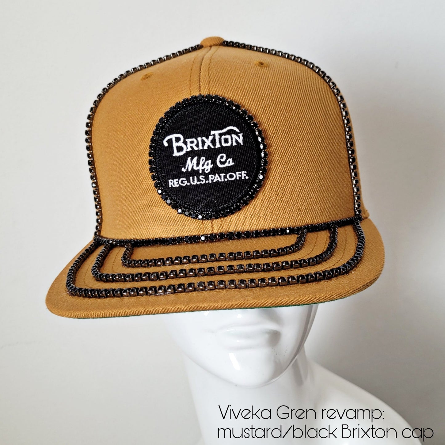 Viveka Gren Revamp: mustard/black Brixton cap