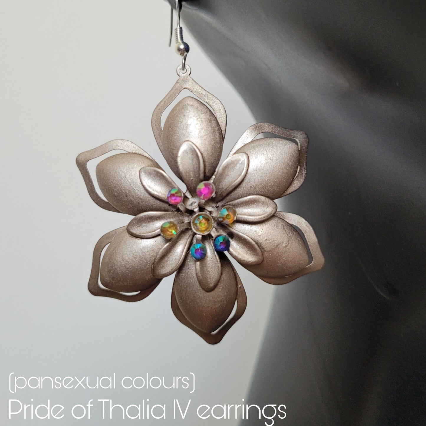 Deusa ex Machina collection: The Pride of Thalia earrings