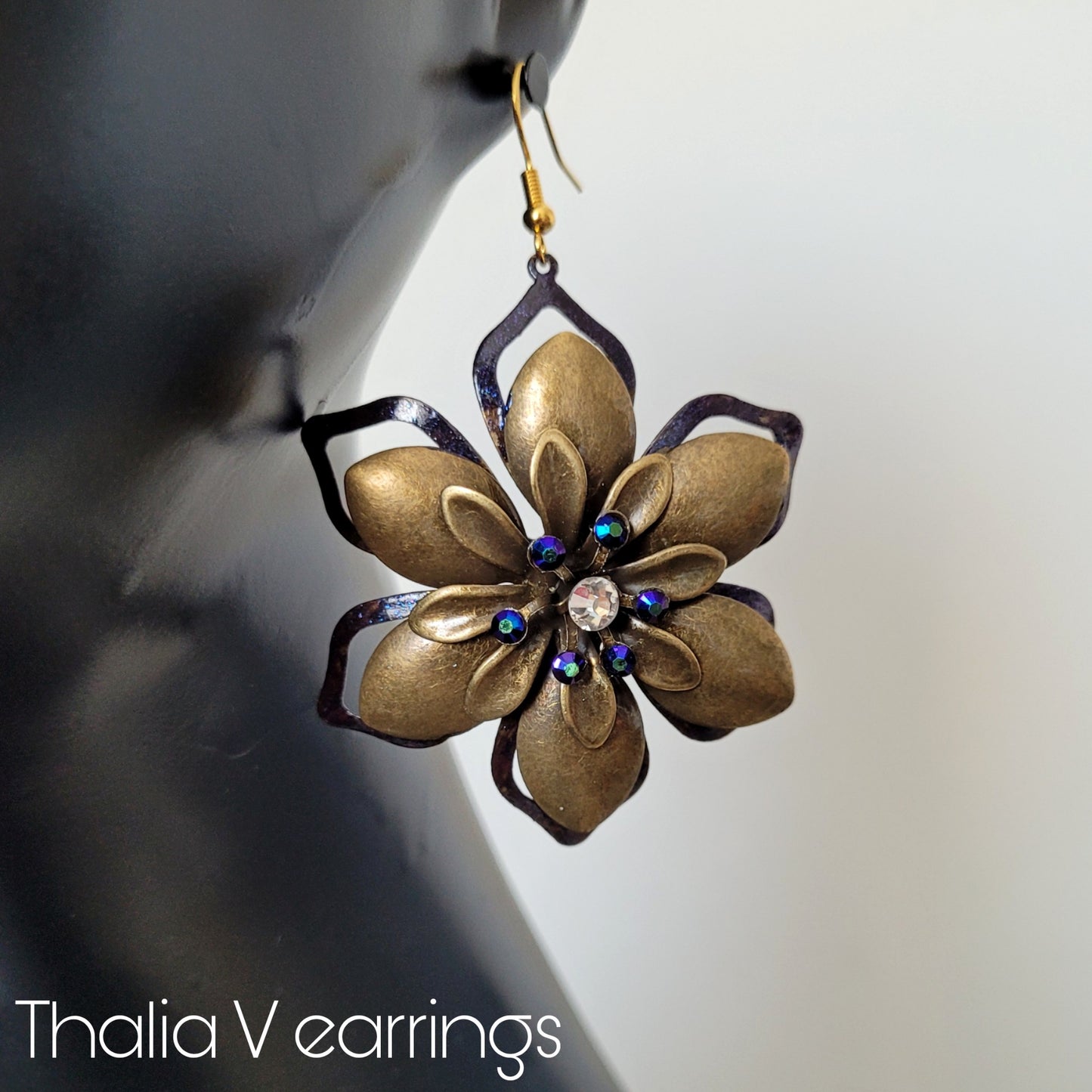 Deusa ex Machina collection: The Thalia earrings
