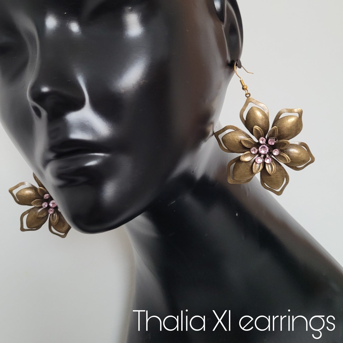 Deusa ex Machina collection: The Thalia earrings