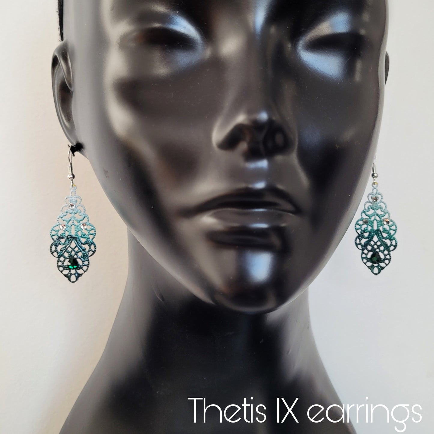 Deusa ex Machina collection: The Thetis earrings