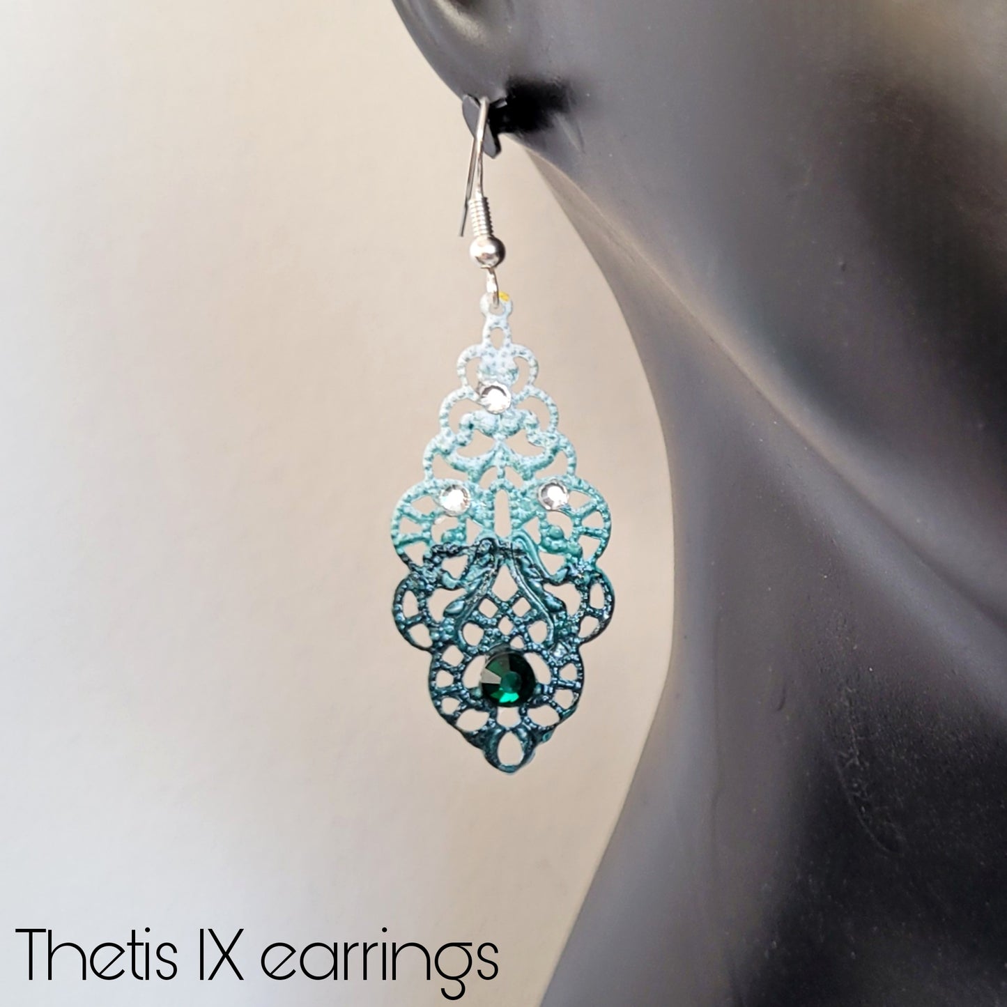 Deusa ex Machina collection: The Thetis earrings
