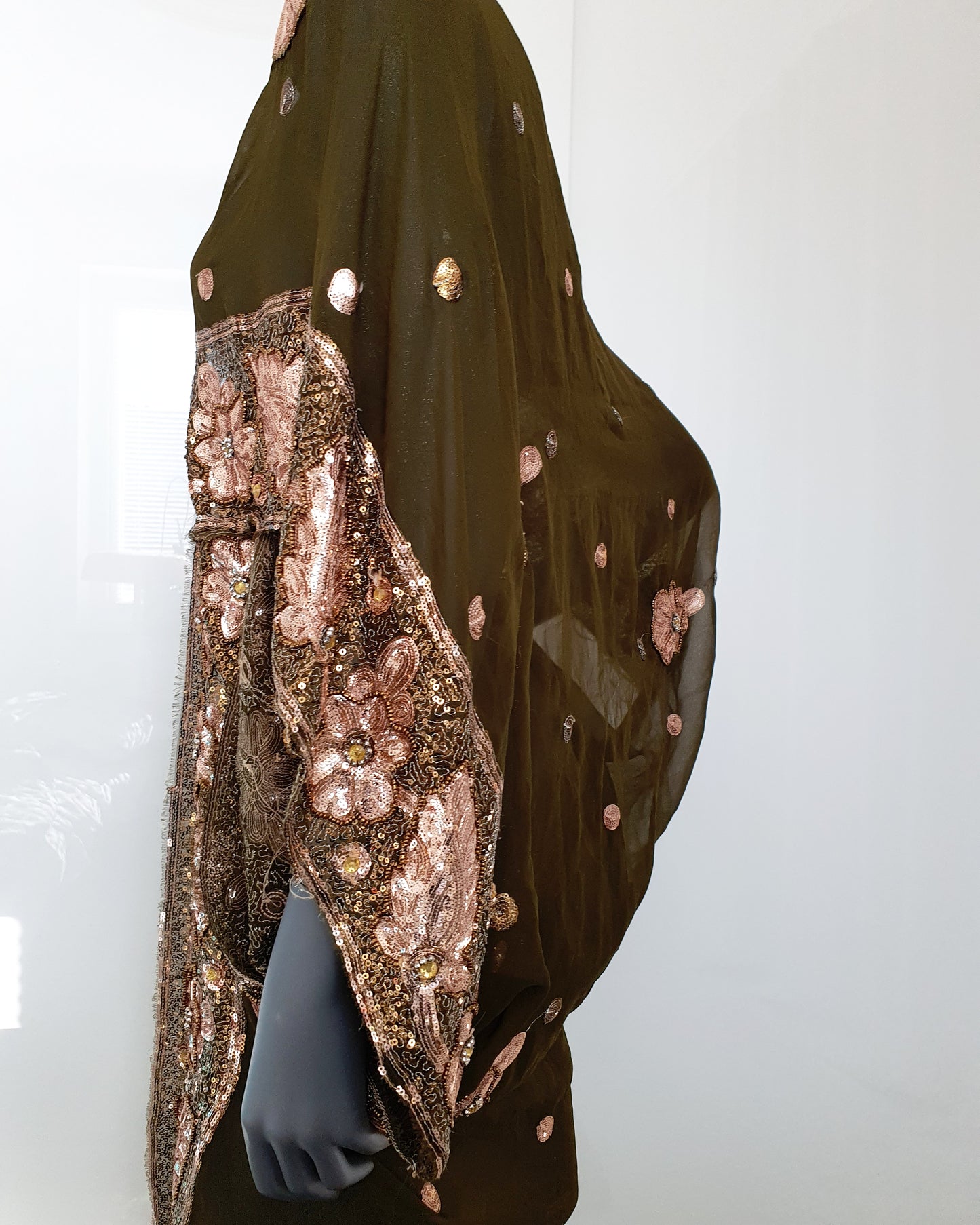 Draped kimono in olive green with elaborated hand embrodery with pale golden sequins (M)