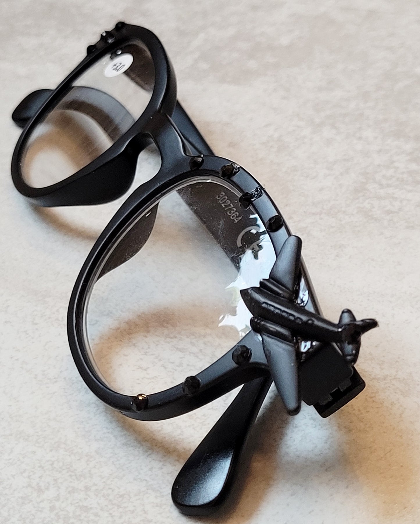 The Aim for the Sky reading glasses, limited edition unisex model (+3,0)