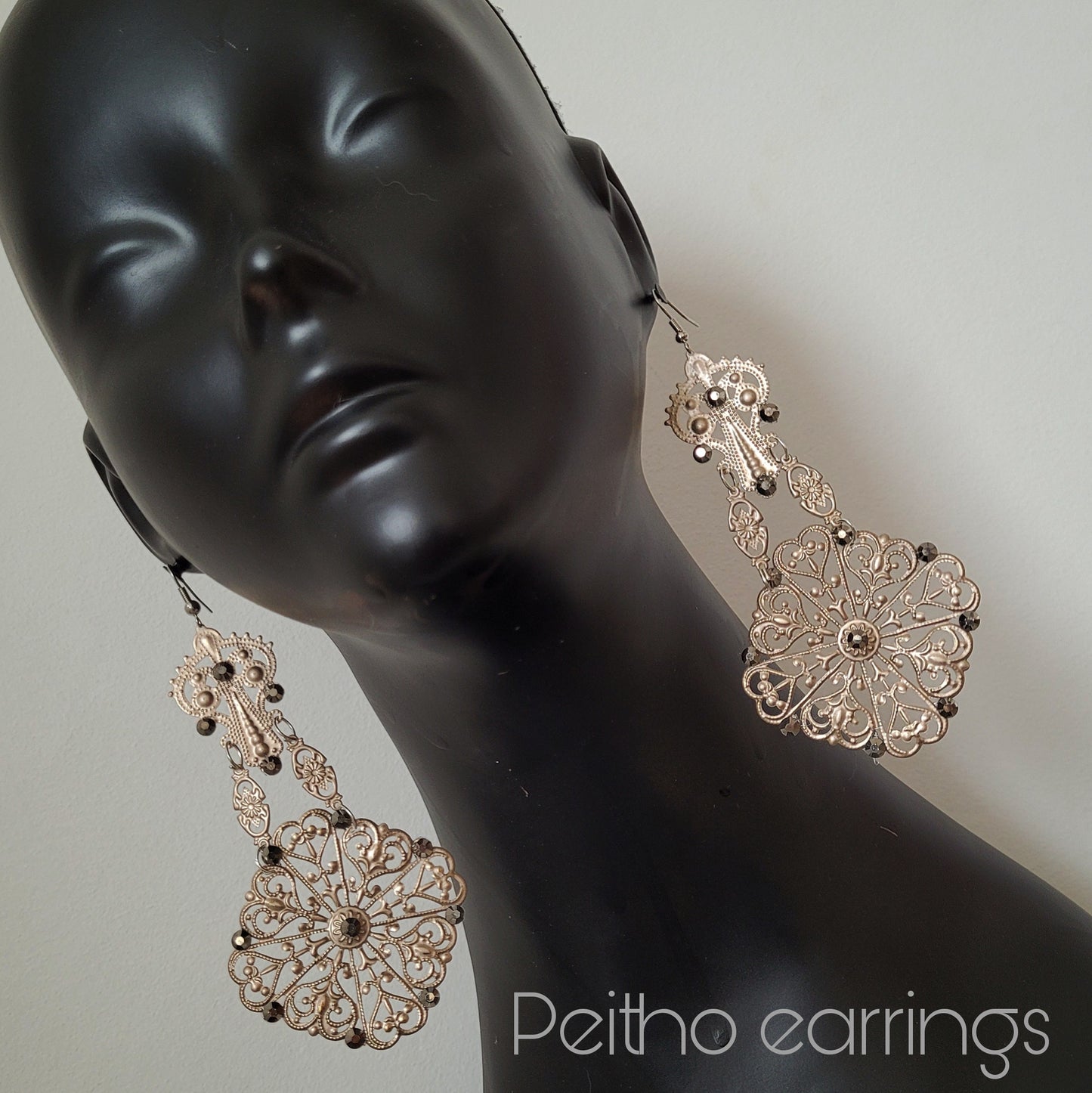 Deusa ex Machina collection: The Peitho earrings