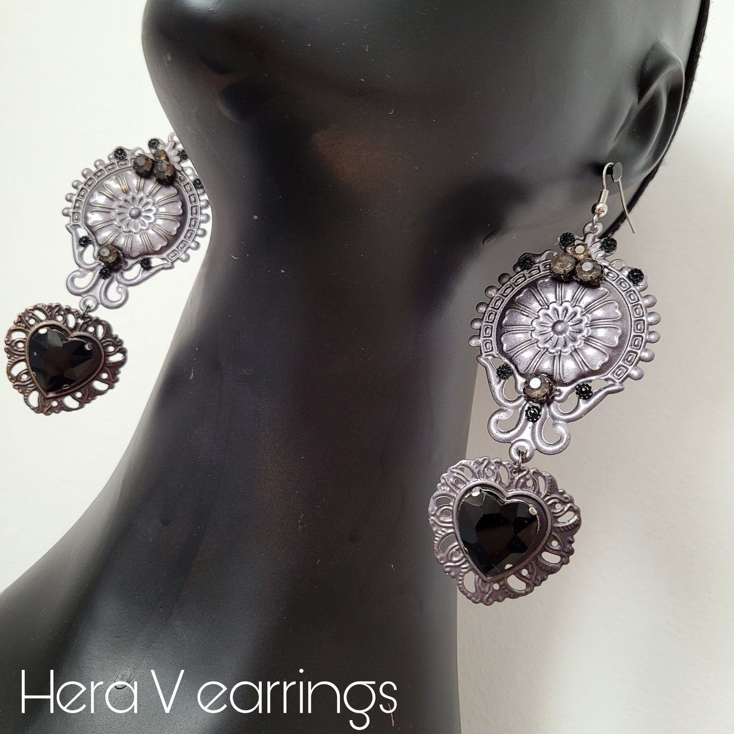 Deusa ex Machina collection: The Hera earrings
