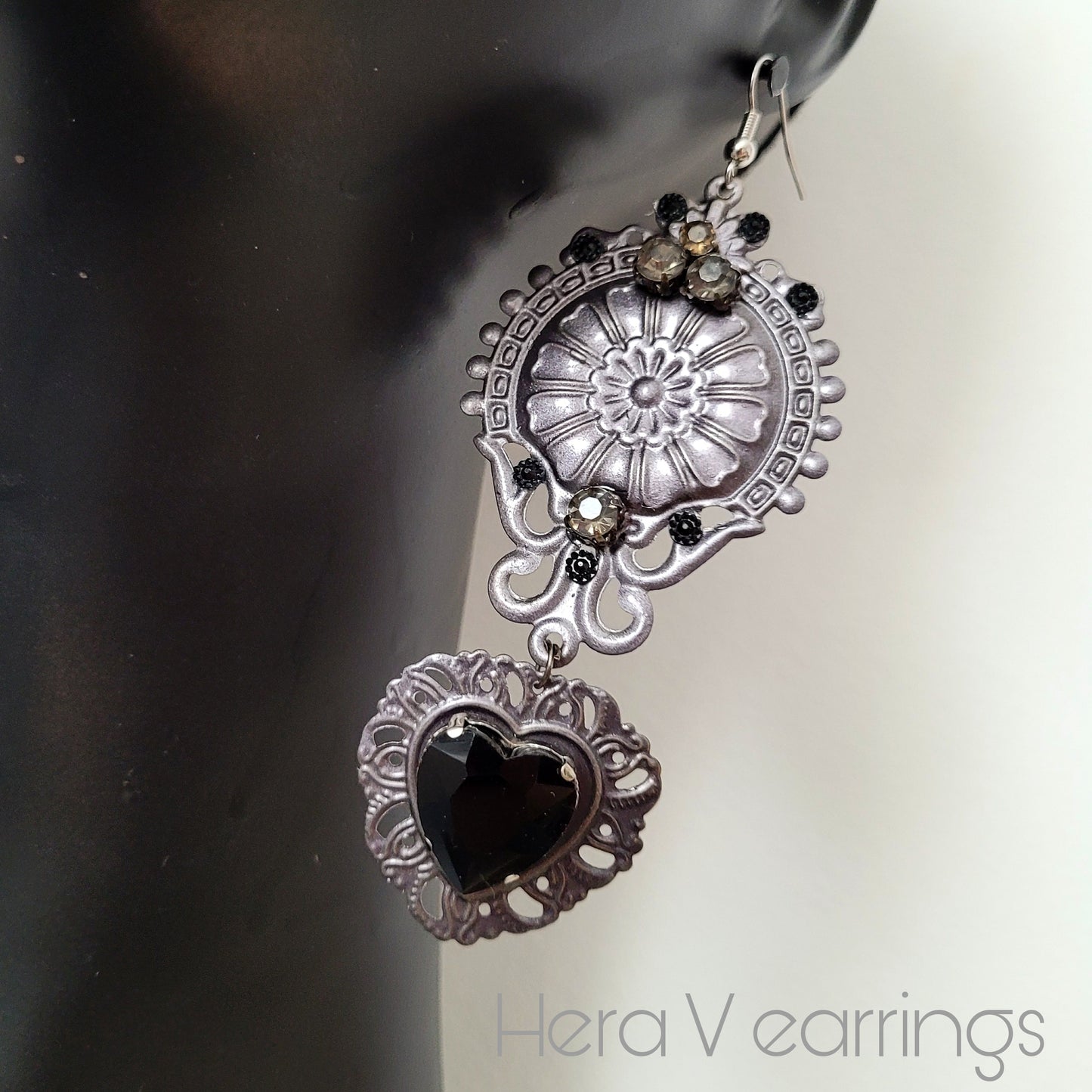 Deusa ex Machina collection: The Hera earrings