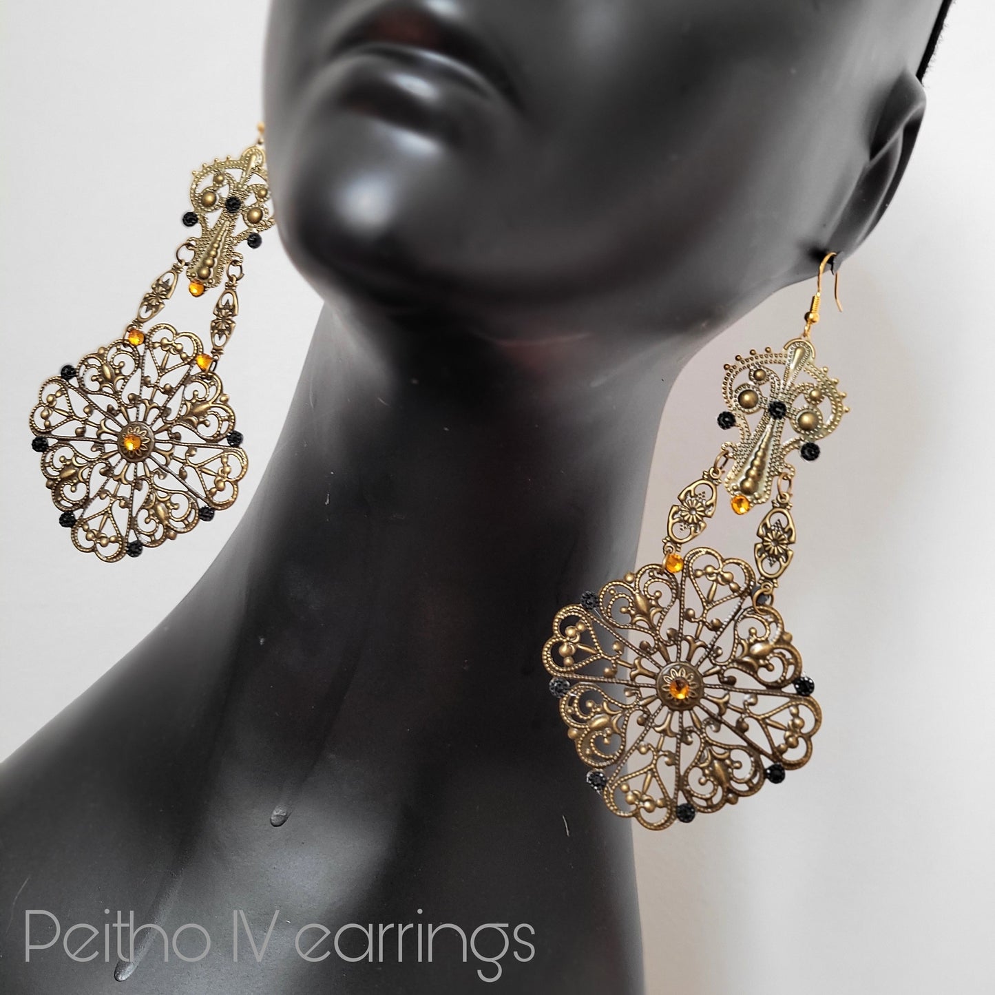 Deusa ex Machina collection: The Peitho earrings